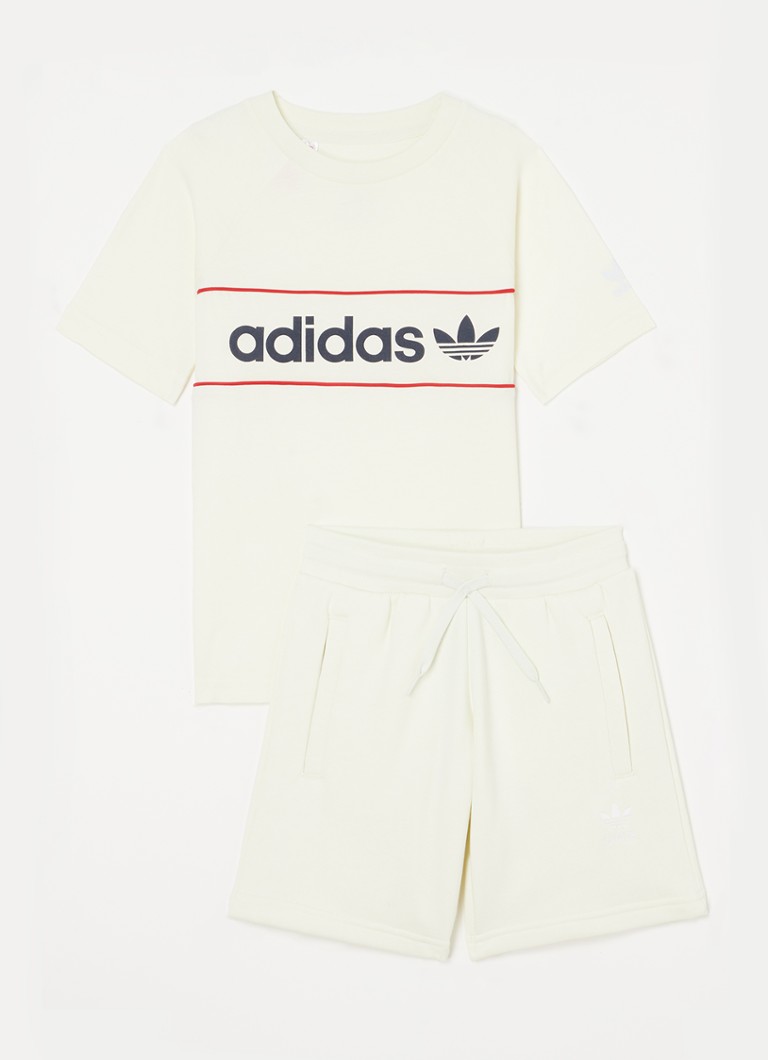 Dvoudílná sada Adidas s tričkem a tepláky