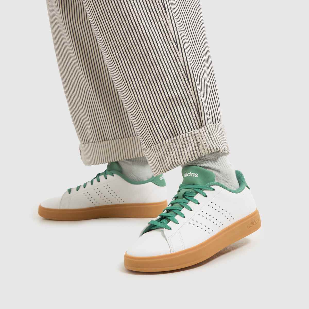 adidas Advantage 2.0 träningsskor i vitt och grönt