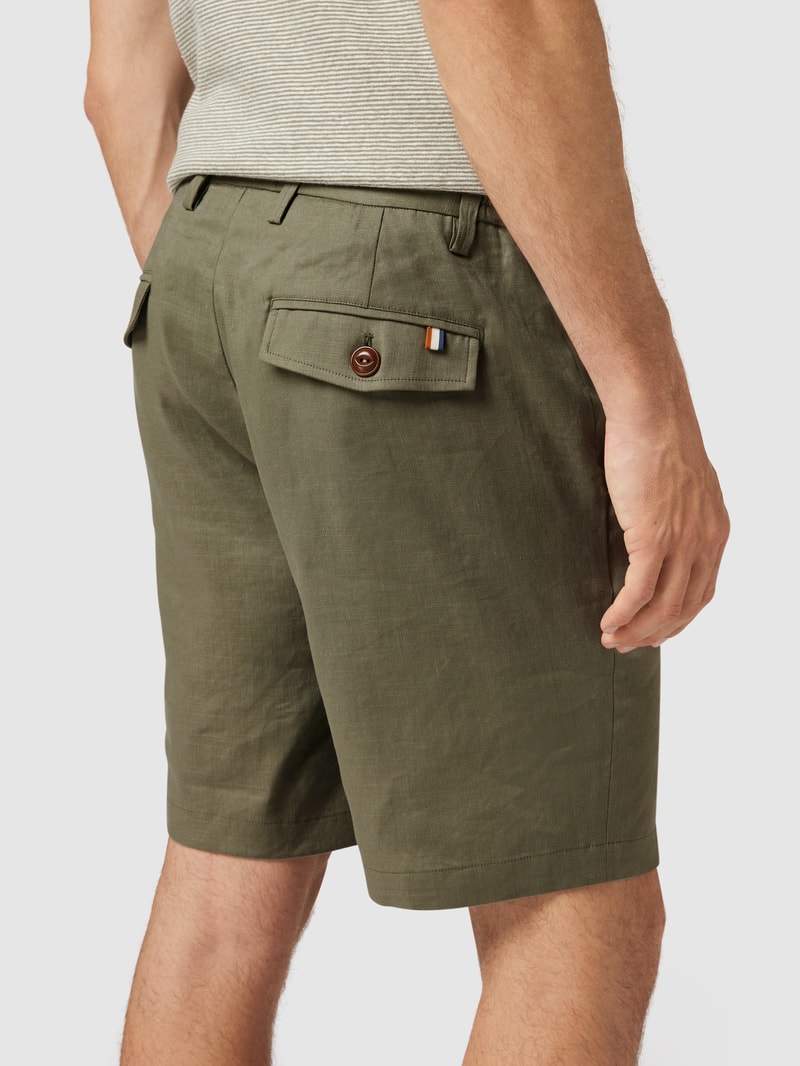 Leinenshorts mit teilelastischem Bund Modell 'Hunt Linen Shorts' in khaki