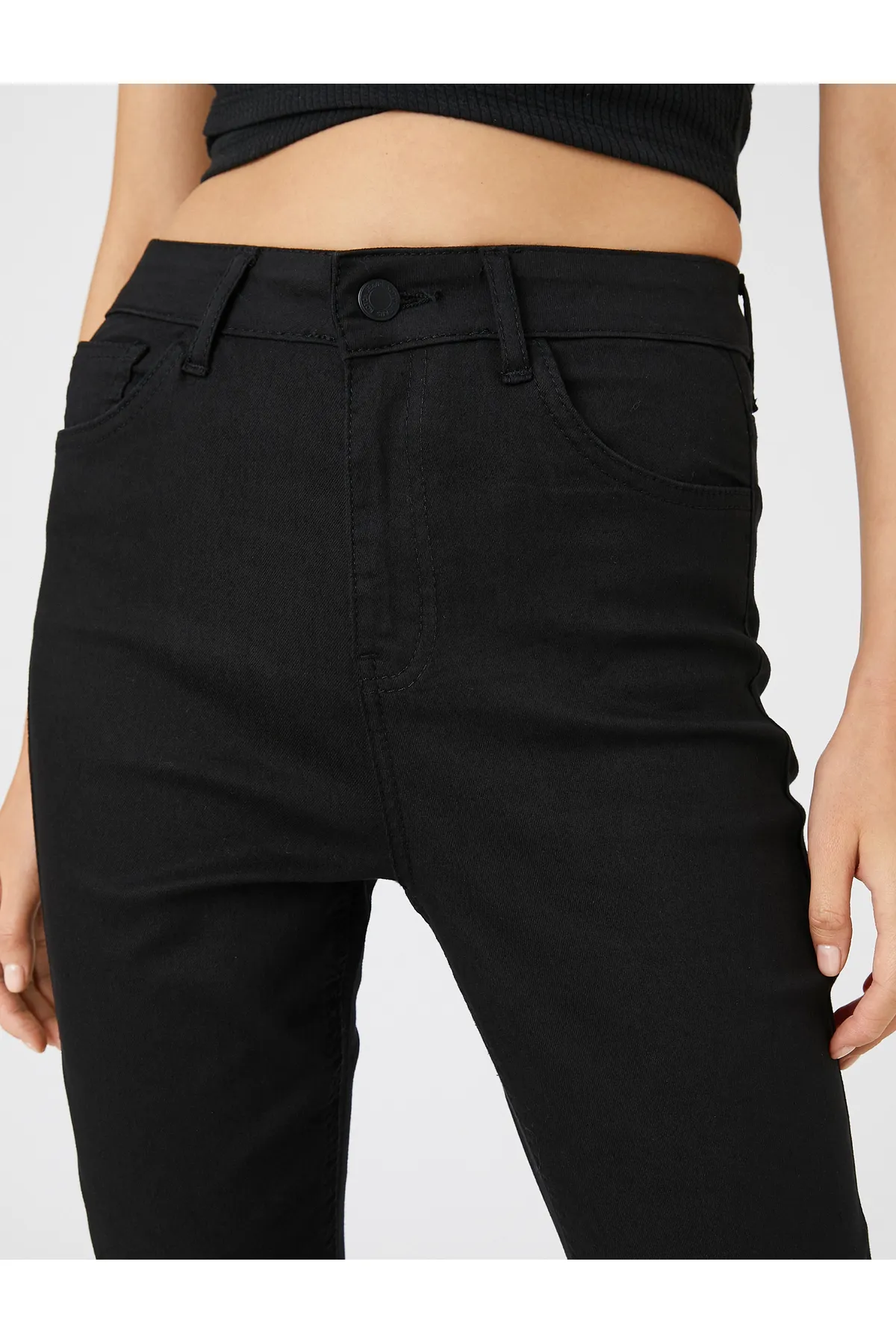Koton  Röhrenjeans mit schmaler Passform und hoher Taille – Carmen Jean