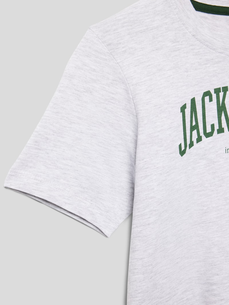 T-Shirt mit Label-Print Modell 'EJOSH' in ecru meliert