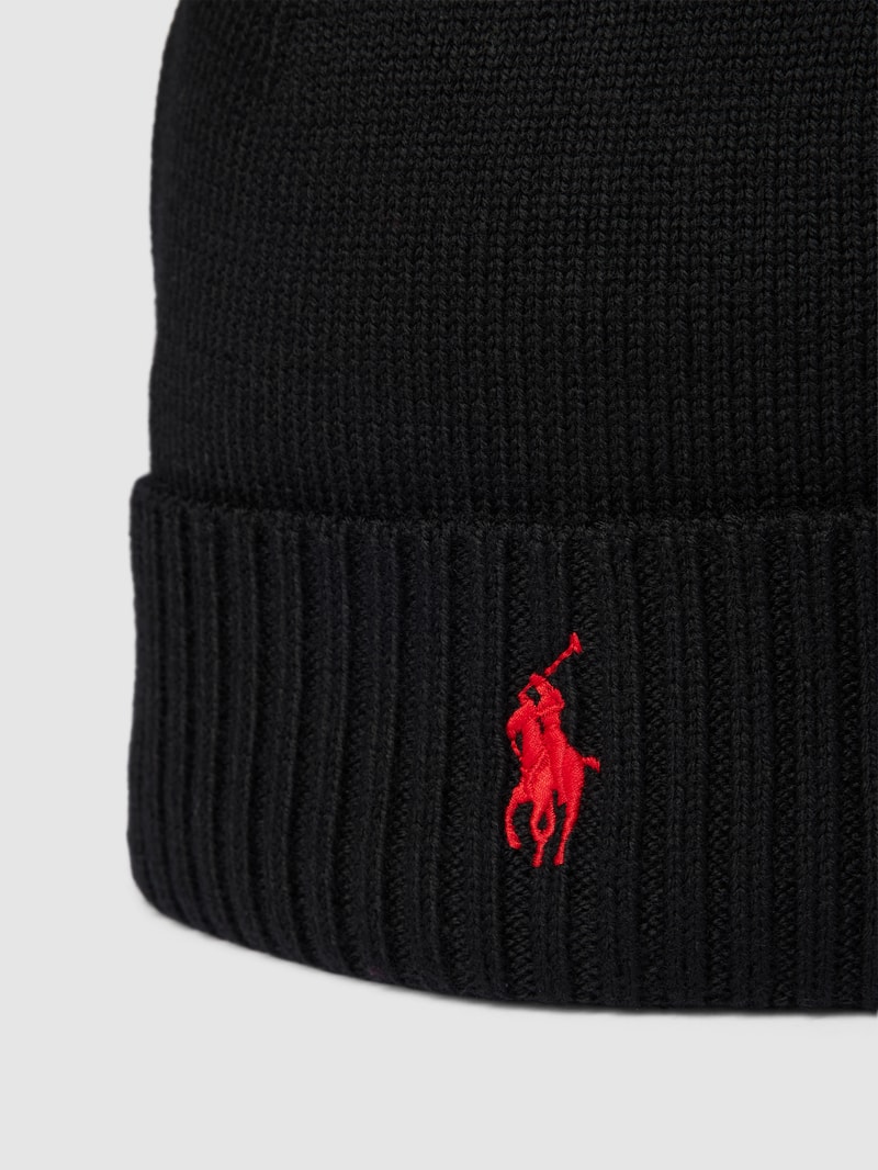 Beanie mit Label-Stitching in schwarz