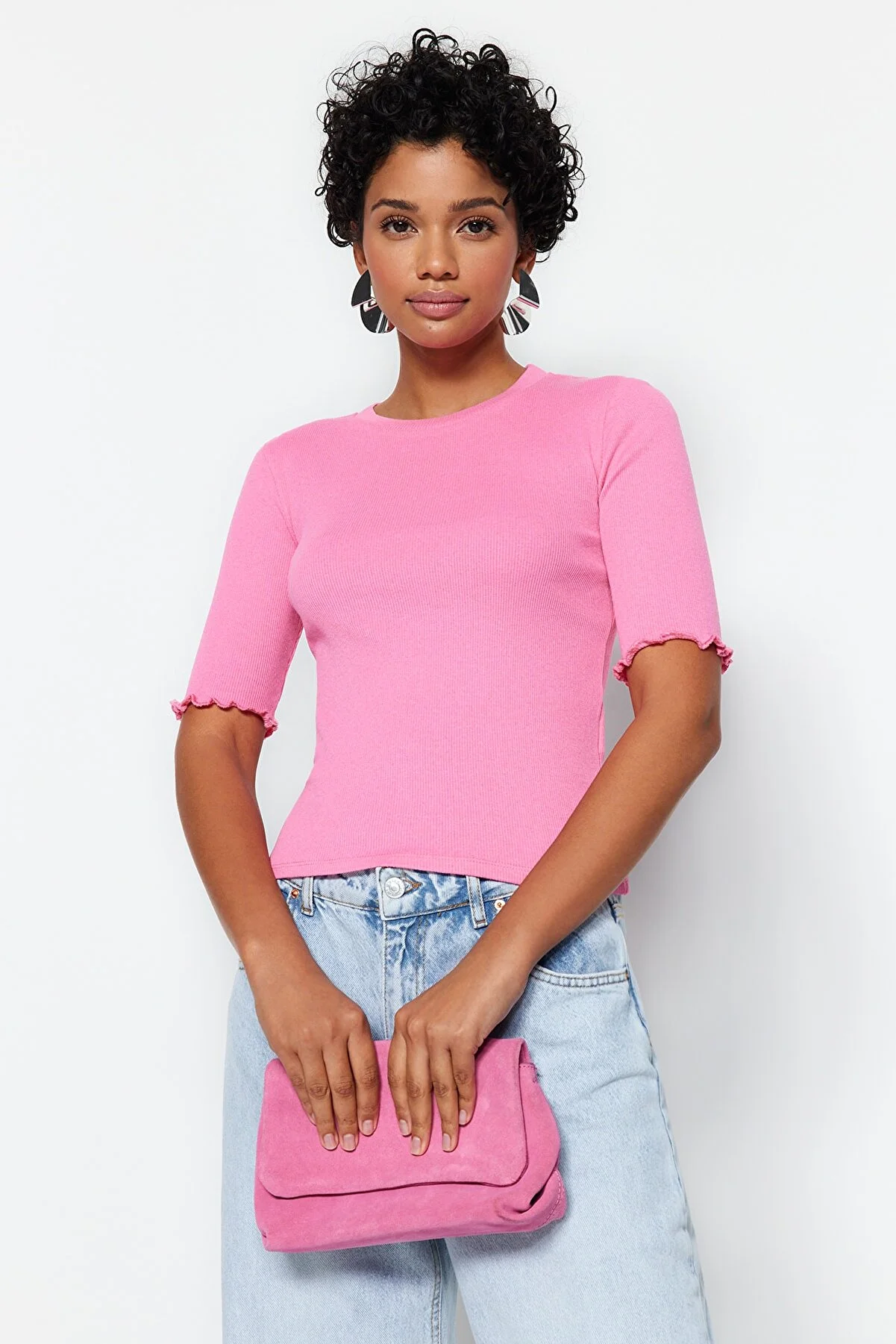 Trendyol Collection  Rosafarbene, gerippte, taillierte, dehnbare Strickbluse mit Rundhalsausschnitt TWOSS23BZ00025