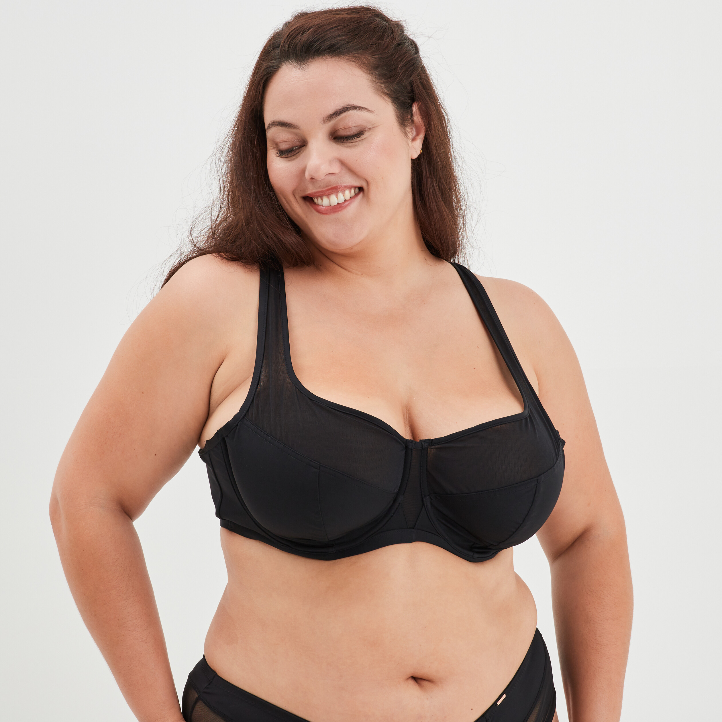 Soutien-gorge corbeille microfibre Izold noir femme grande taille | La Halle