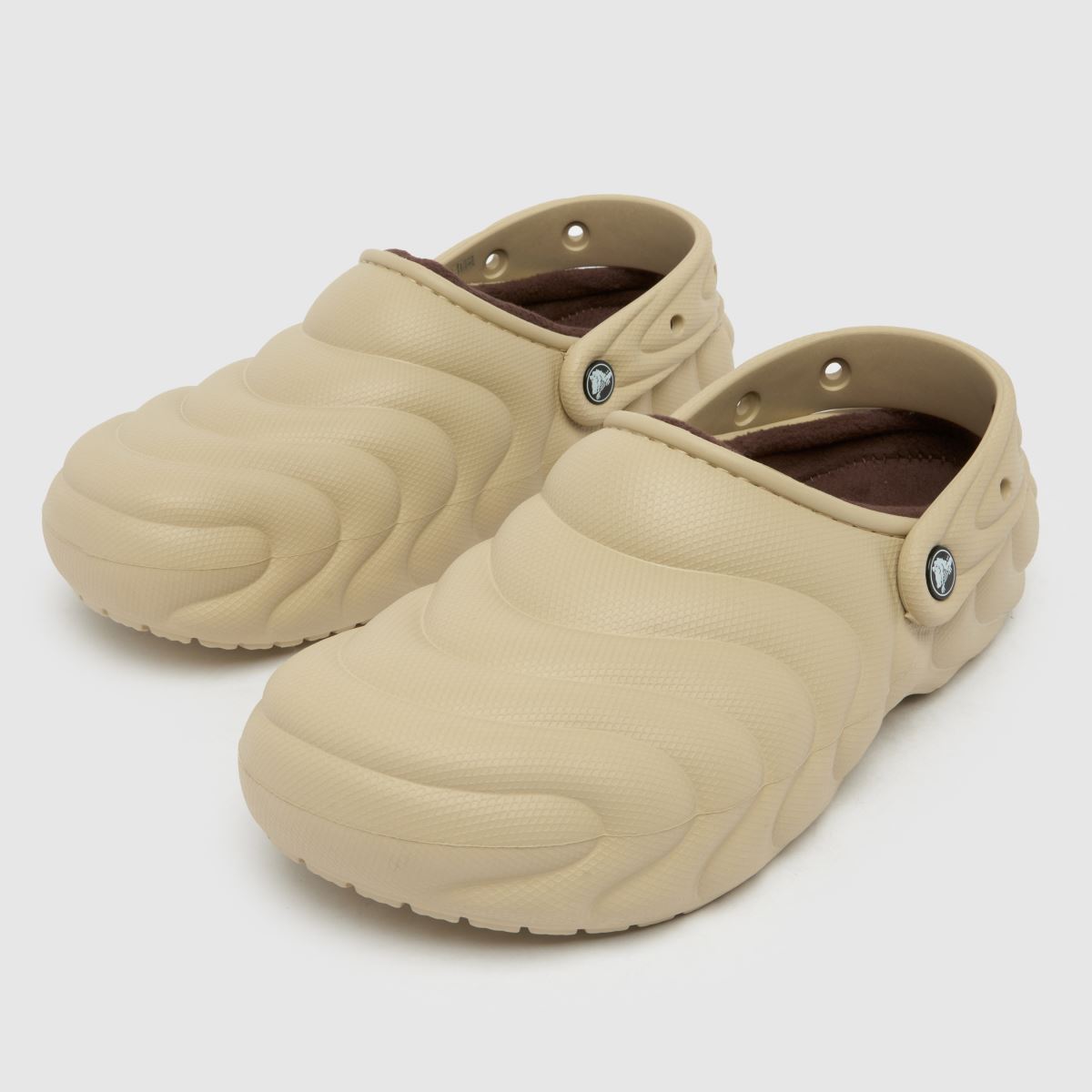 Crocs Classic Lined overpuff klumpa szandál bézs színben