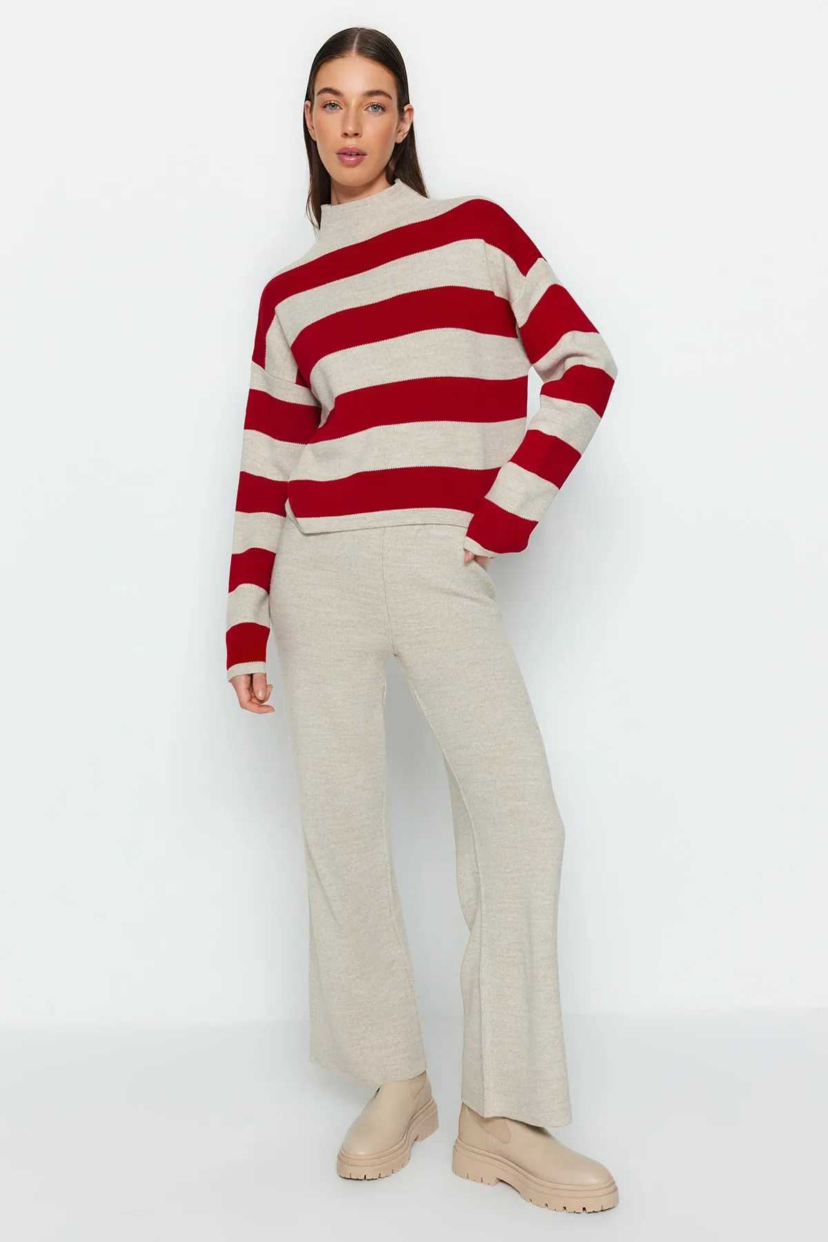 Trendyol Collection  Stone Wide Fit Strickoberteil und -unterteil-Set TWOAW24AU00020