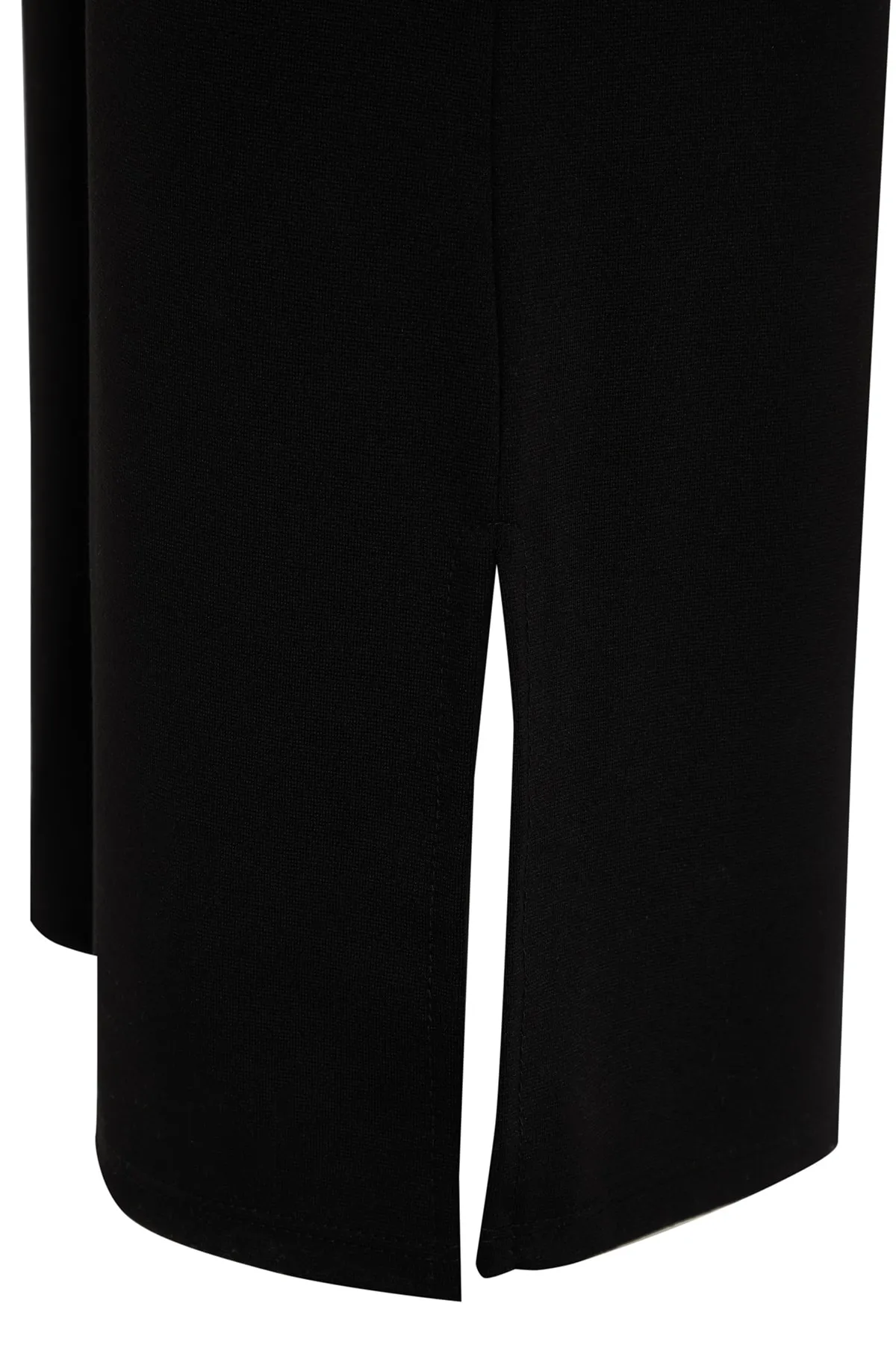 Trendyol Curve  Schwarze Strickhose mit spanischem Bein und hohem Bund und Seitenschlitz TBBSS23AR00035