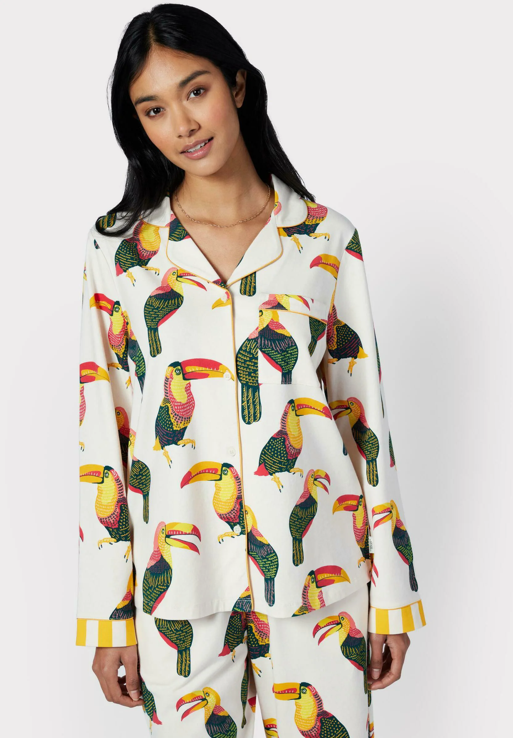 Pijama con estampado de tucán de Chelsea Peers