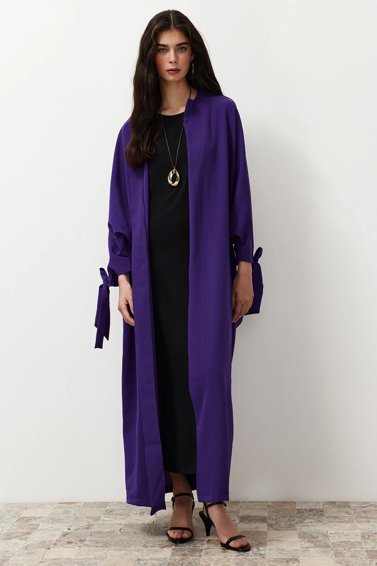 Trendyol Modest  Lila, bequemer Schnitt, gewebte Aerobin-Langmütze & Ferace & Abaya TCTSS24KK00005