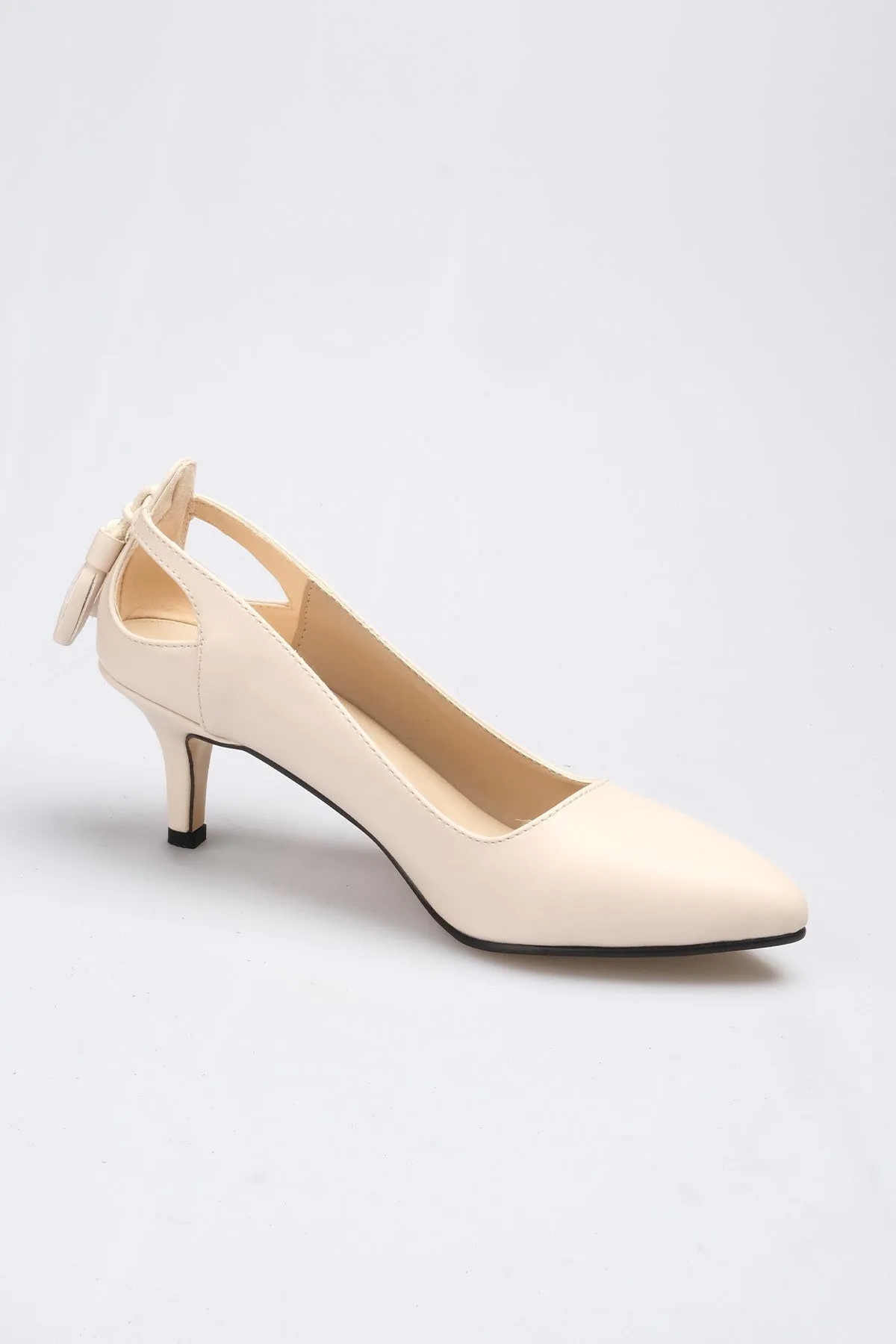 Mio Gusto  Beigefarbene Damenschuhe mit niedrigem Absatz