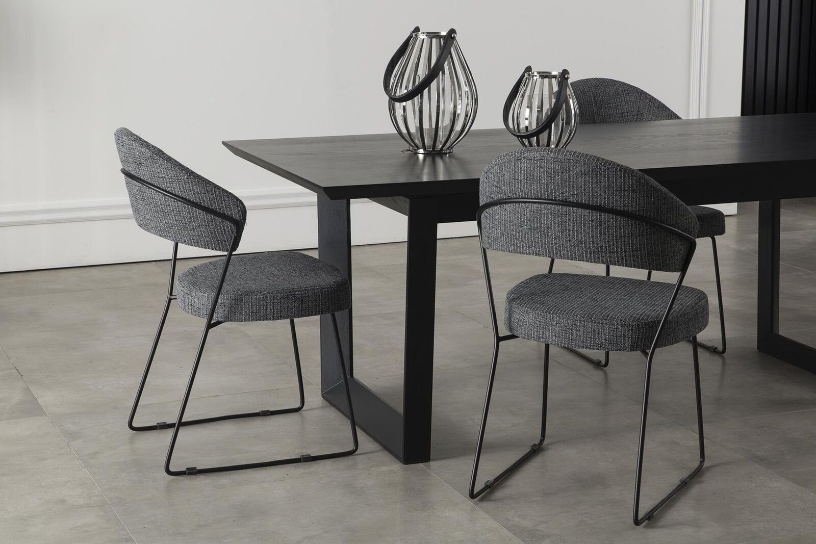 JVmoebel Esszimmer-Set Esszimmer Tisch mit 4 Lehnstühlen Essgarnitur Essgruppe Möbel 5tlg., (5-St., 1x Esstisch + 4x Stühle), Made in Europa