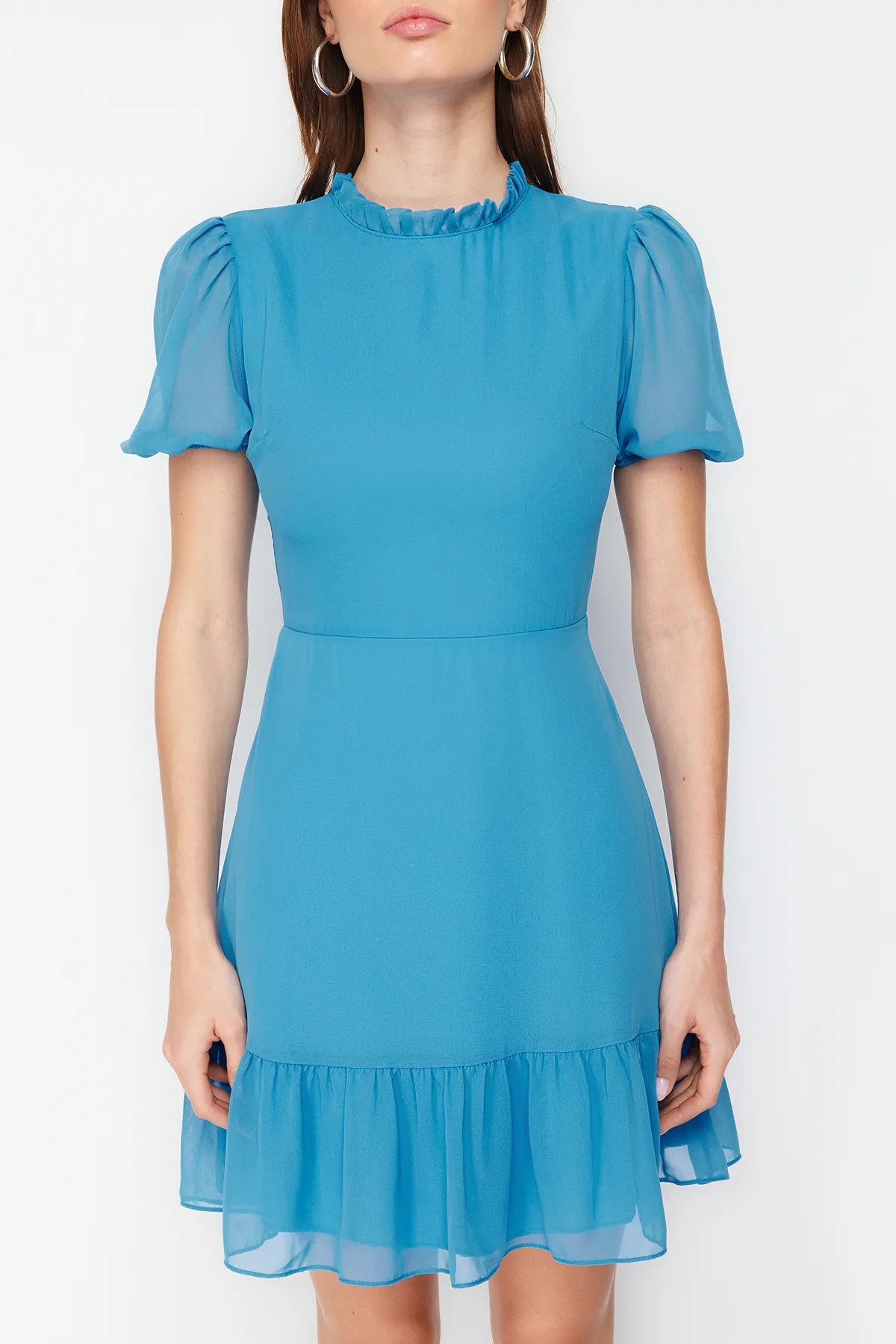 Trendyol Collection  Blaues, gerade geschnittenes Rock-Volant-Mini-Chiffon-gefüttertes Webkleid TWOSS23EL00520