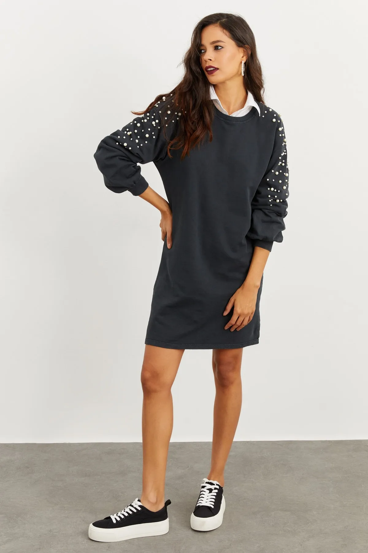 Cool & Sexy  Anthrazitfarbenes Perlen-Sweatkleid für Damen İZ5468