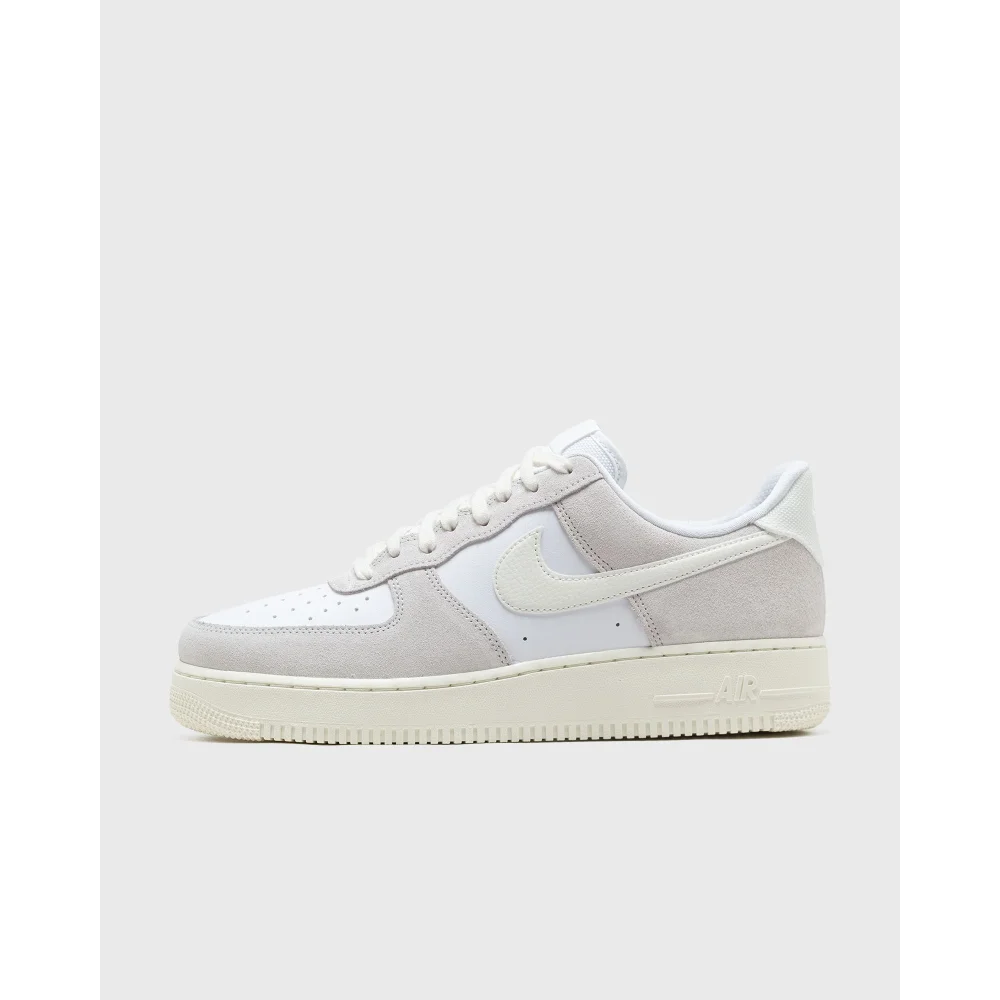 Nike Air Force 1 LV8 CW7584-100 / weiss