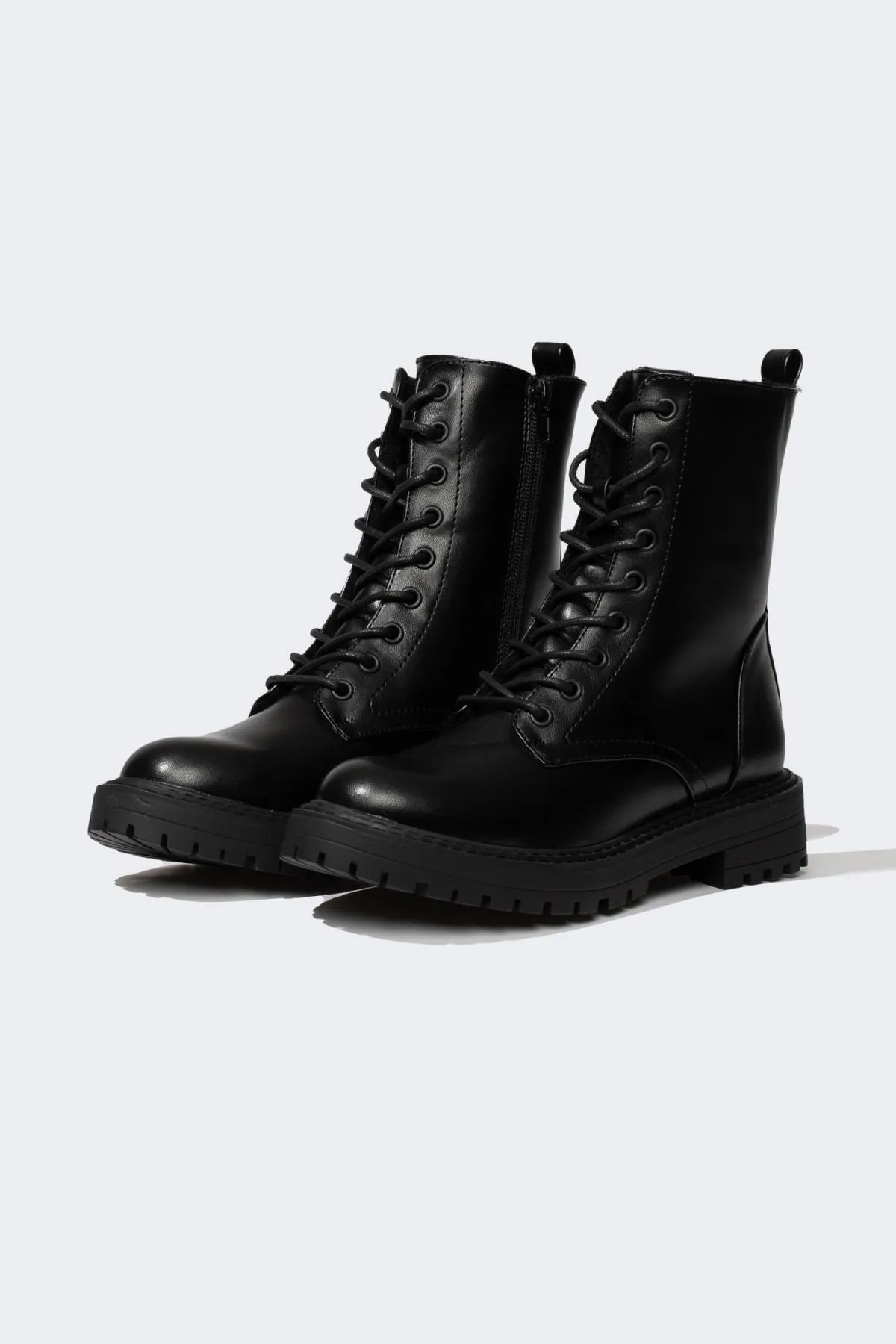 DeFacto  Damen-Winterstiefel aus Kunstleder mit Schnürung und Reißverschluss und dicker Sohle