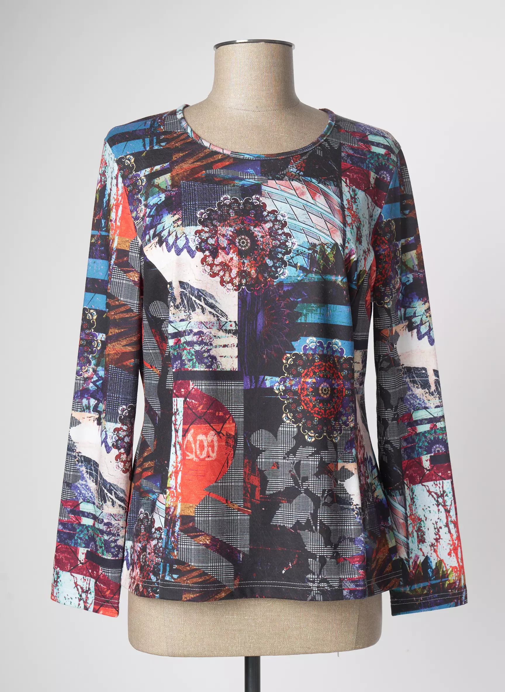 Guy Dubouis Tshirts Femme couleur noir