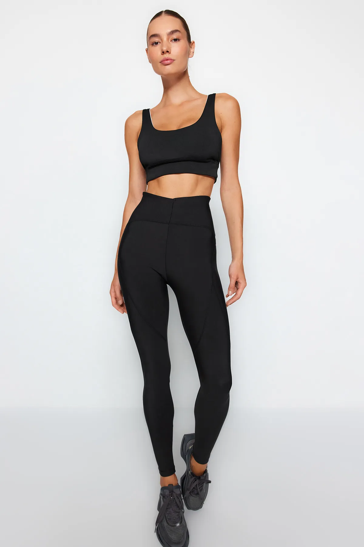 Trendyol Collection  Schwarze Recovery-Sportleggings in voller Länge aus Strick TWOSS21TA0023