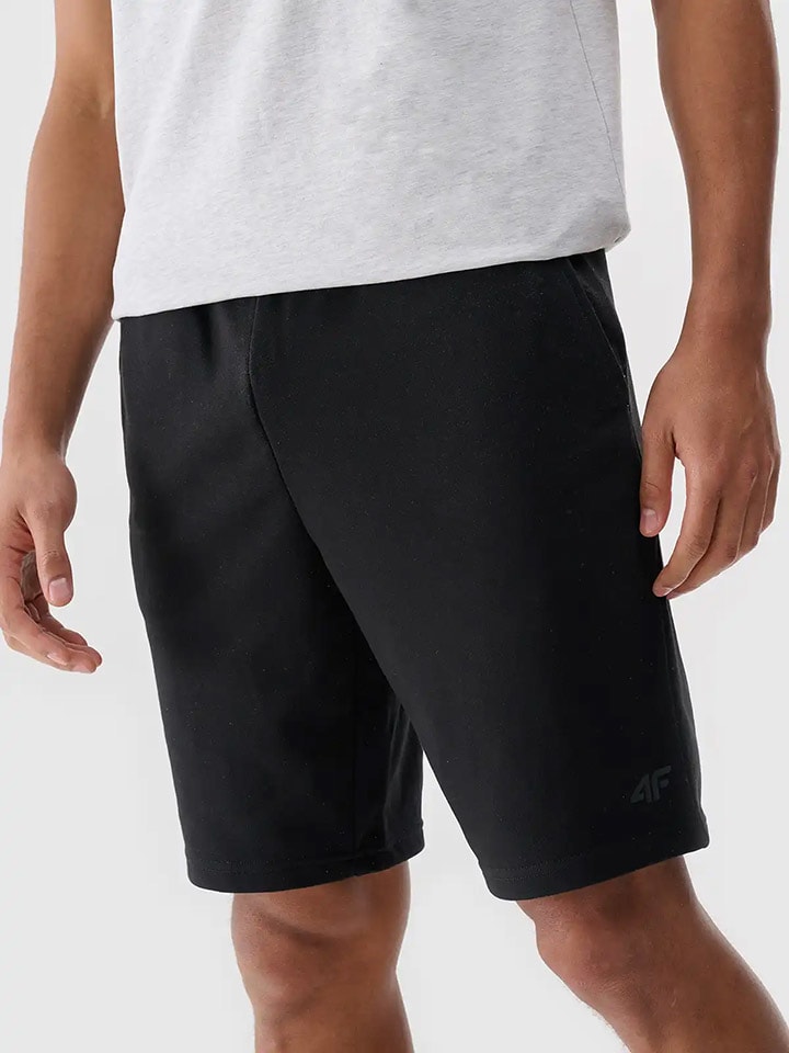 4F Sweatshorts in Schwarz günstig kaufen