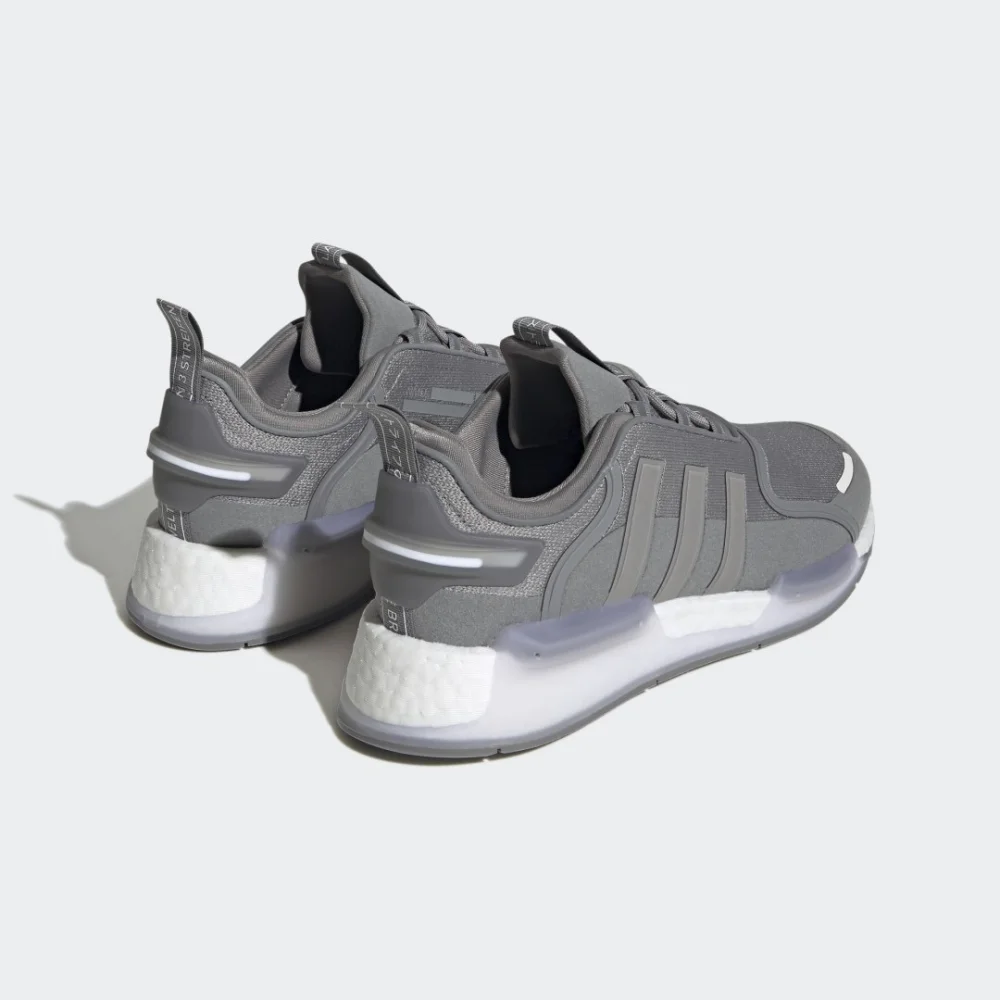 adidas NMD V3 IF9904 / grau