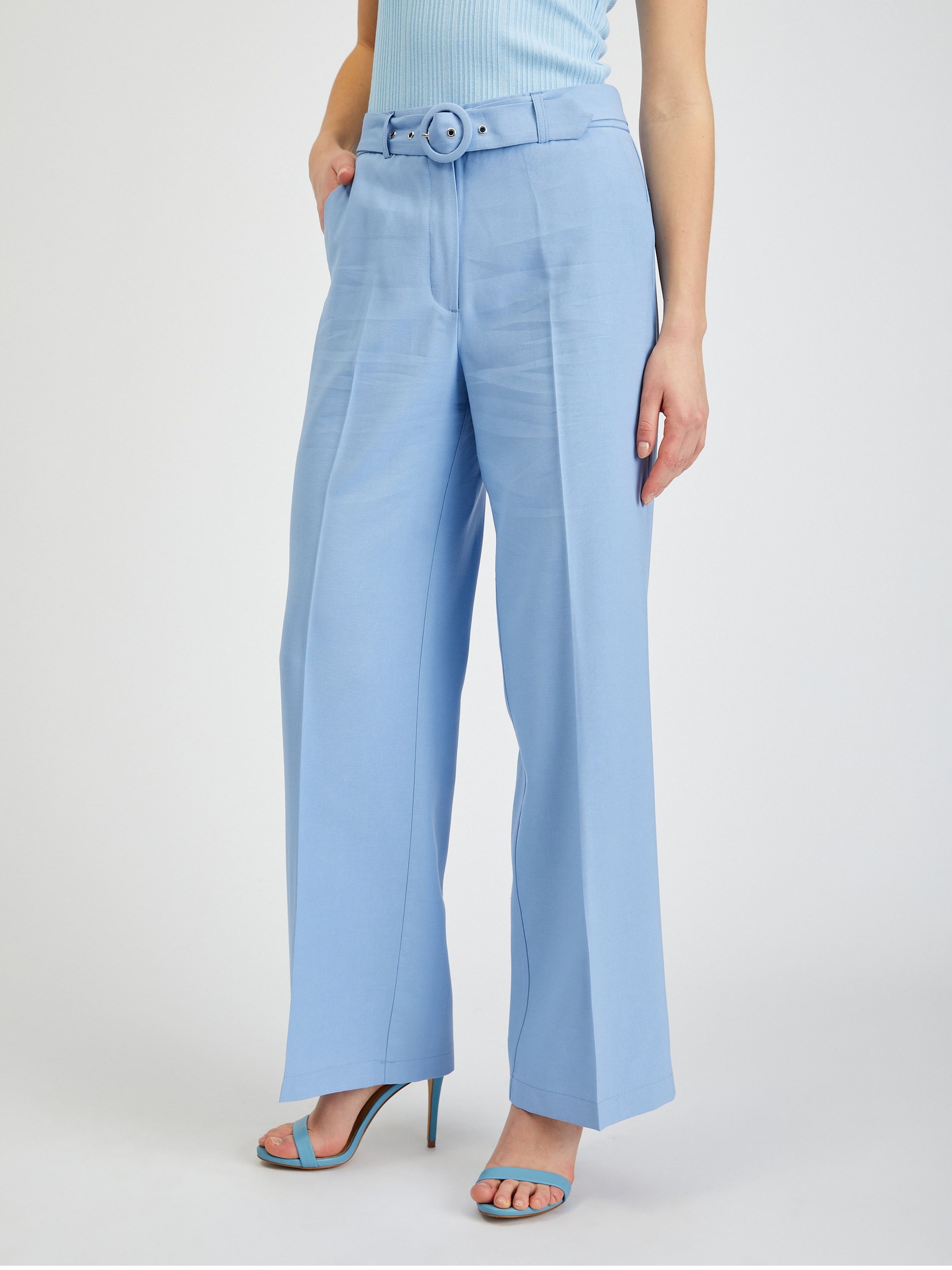 Hellblaue weite Damenhose mit Gürtel ORSAY