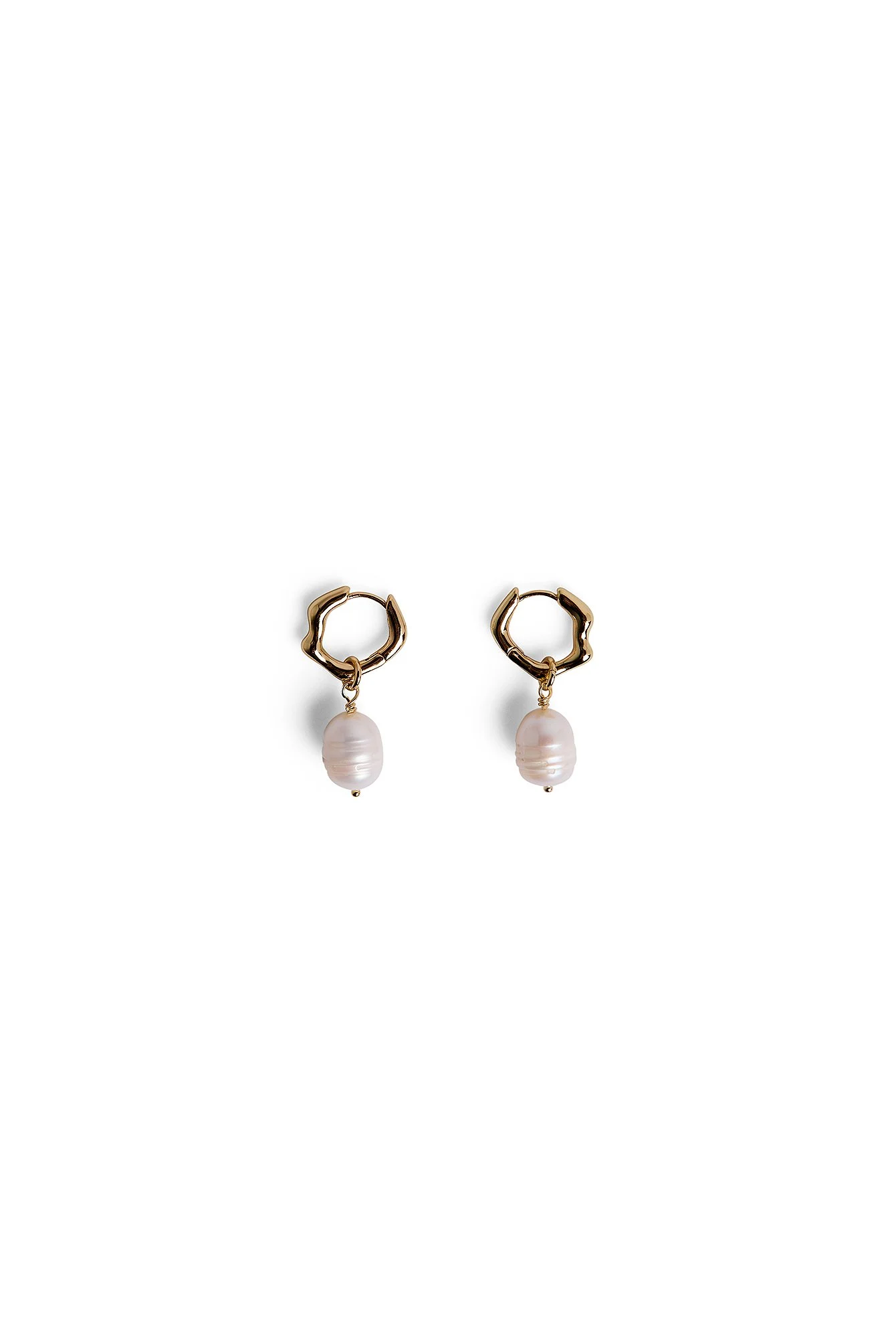 Perlenohrringe mit kleinem Ring