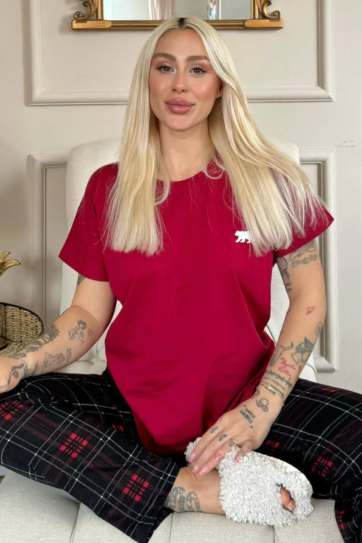 Pijamaevi  Kurzarm-Pyjama „Dear Family“ mit bordeauxrotem Bärenmotiv – Damen-Set