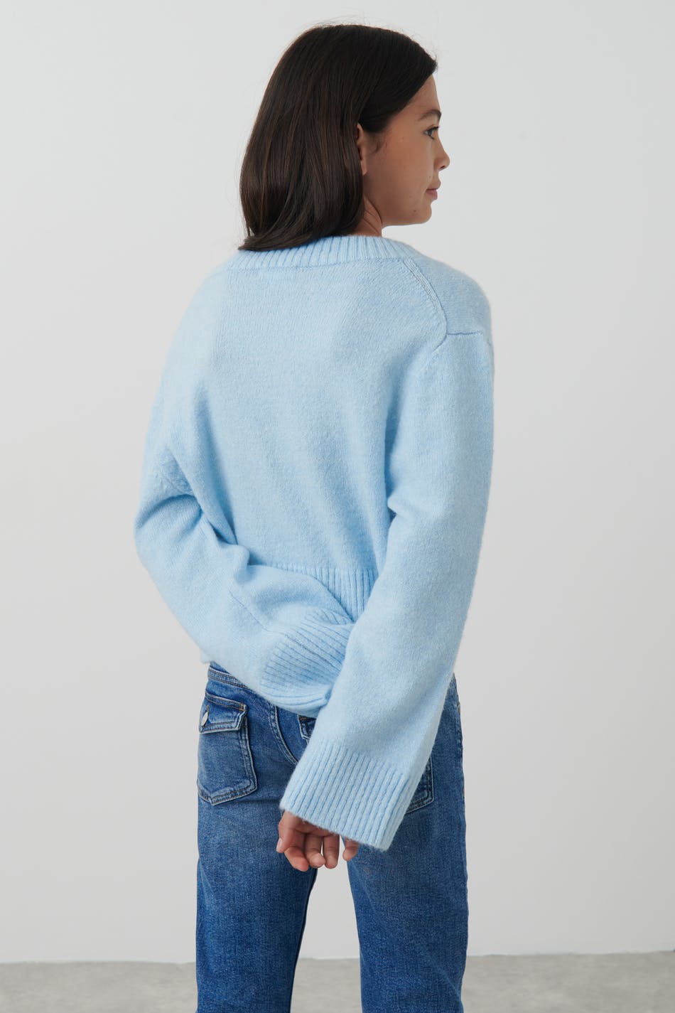 Y v-neck knitted sweater