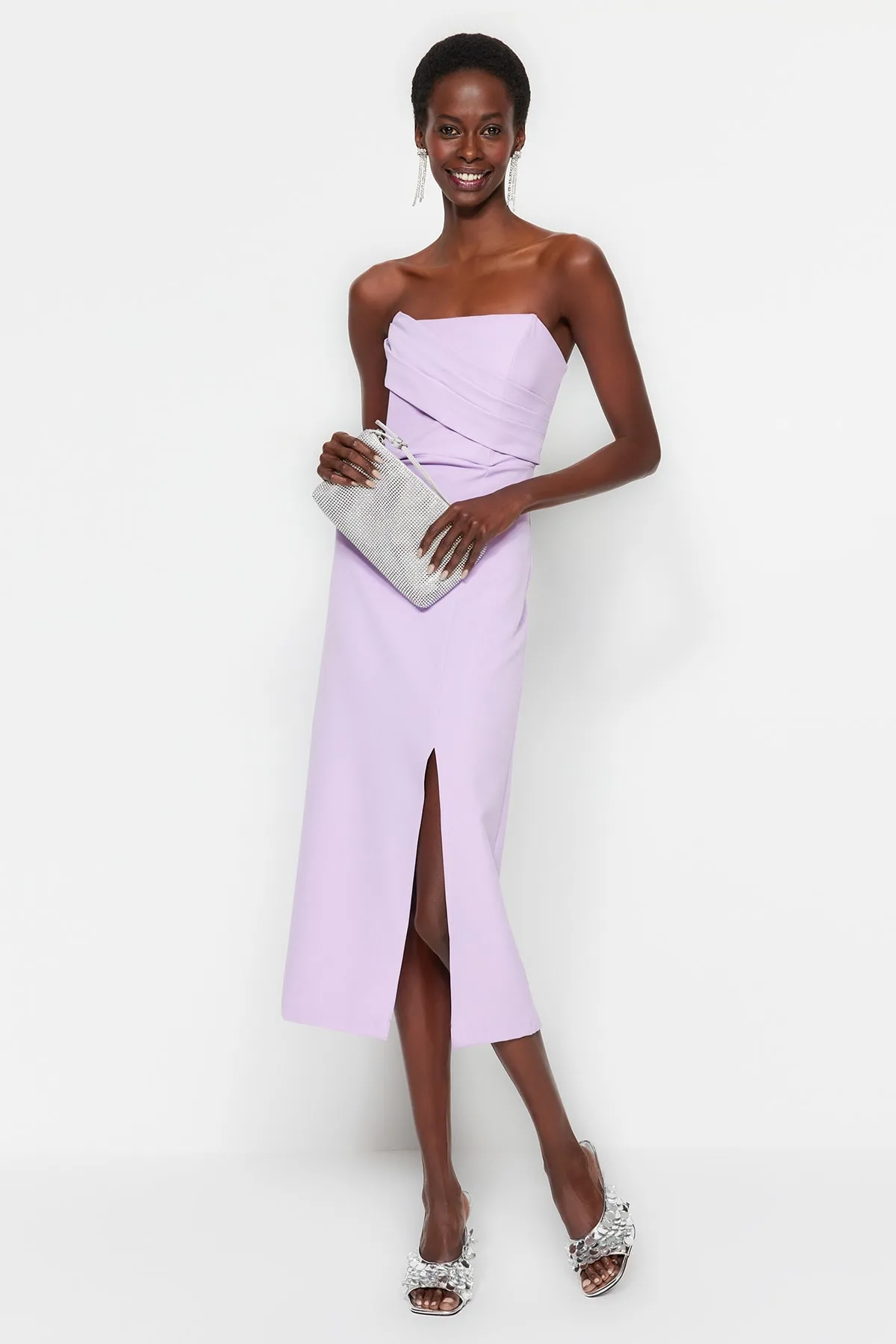 Trendyol Collection  Fliederfarbenes, figurbetontes, gewebtes, elegantes Abendkleid TPRSS23EL00280