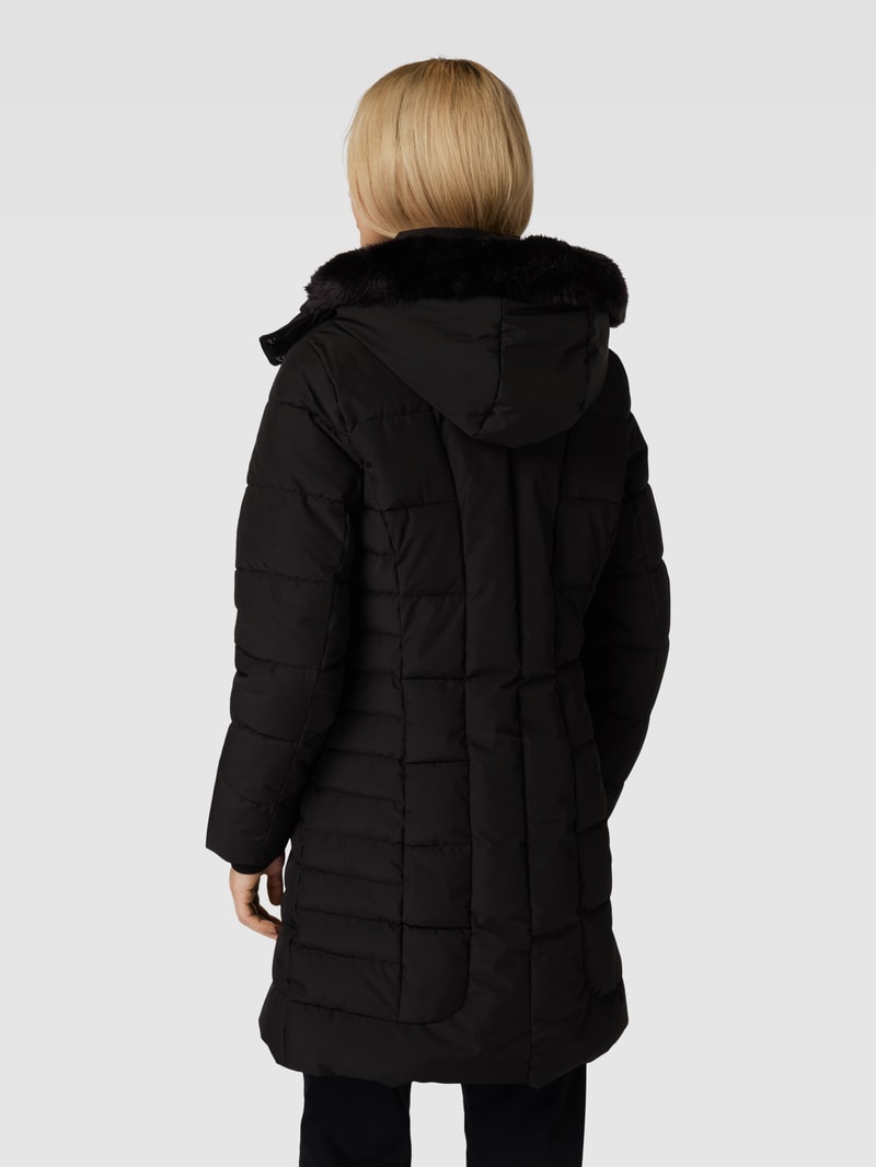 Steppjacke mit Zweiwege-Reißverschluss in schwarz