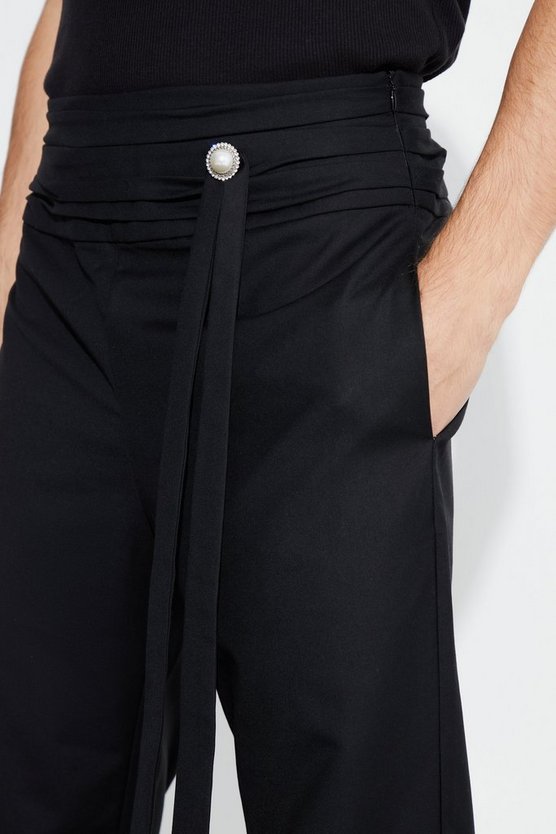 Lockere Hose mit Kummerbund-Wickelgürtel