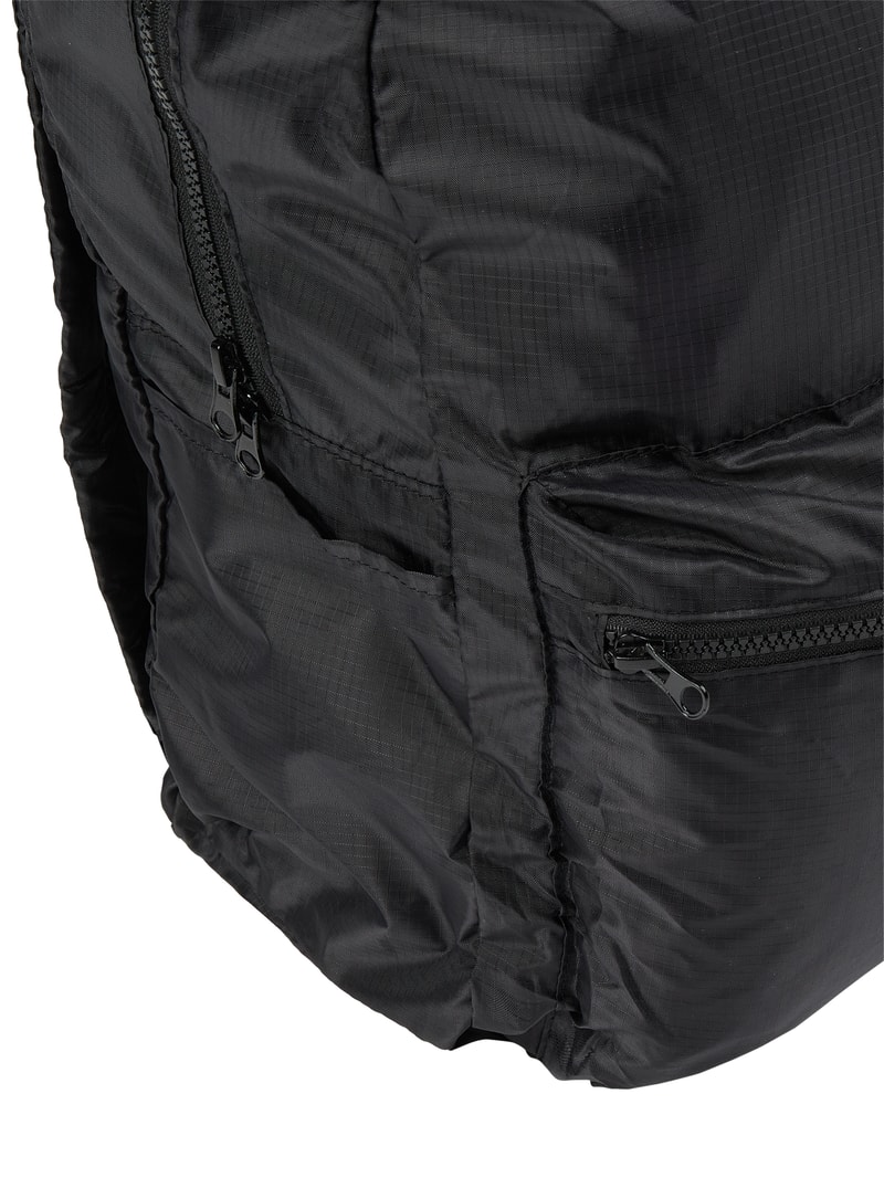 Rucksack mit Zweiwege-Reißverschluss Modell 'Nomad Yin Yang' in schwarz