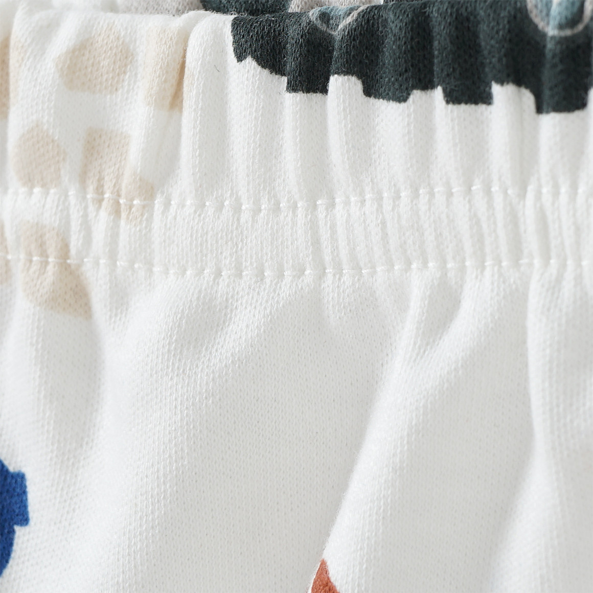Baby Schlafanzug mit Bagger-Motiven allover