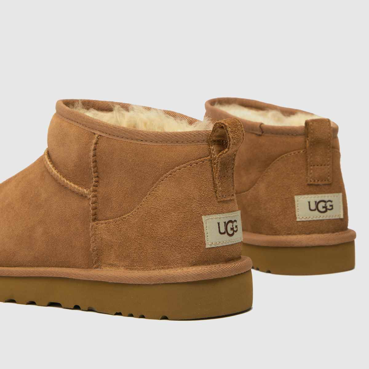 Klasické ultra mini boty UGG v kaštanové barvě