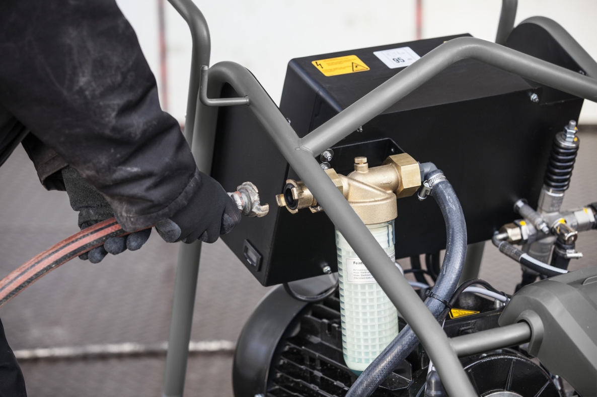 Kärcher Professional 1.367-506.0 (UHP) HD 9/50 Ge Cage Kraftig Koldtvandshøjtryksrenser Benzin 150-500 Bar