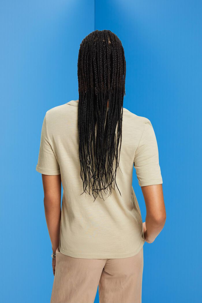 Baumwoll-T-Shirt mit U-Ausschnitt