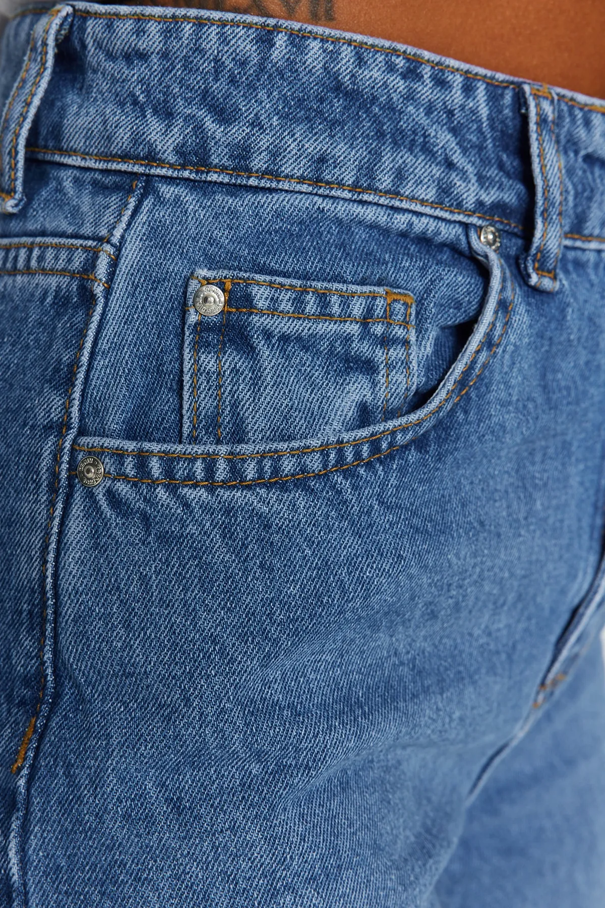 Trendyol Collection  Blaue Jeans mit hoher Taille und weitem Bein TWOAW24JE00074