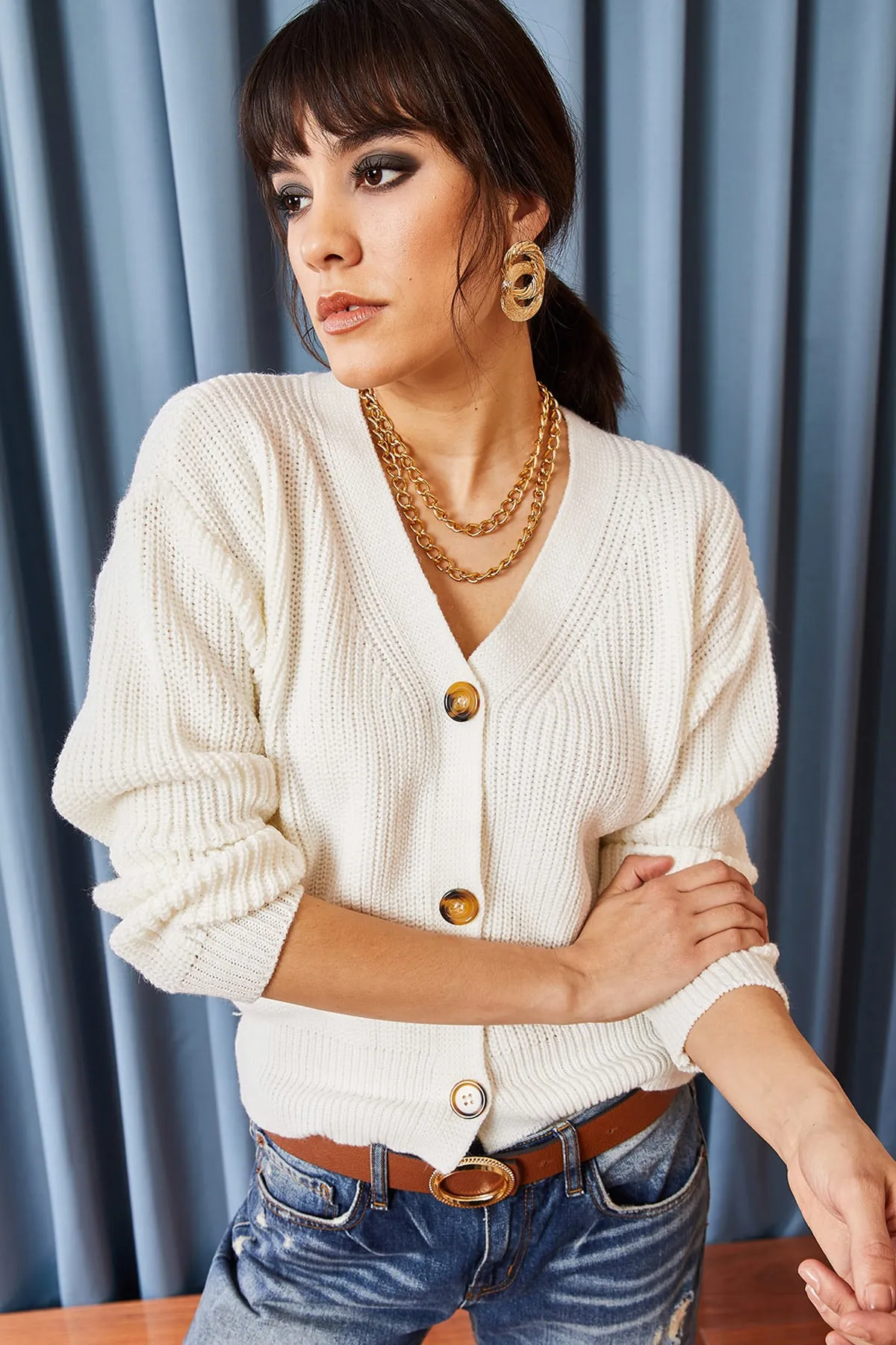 Olalook  Ecrufarbene Strickjacke mit Knöpfen für Damen HRK-19000046