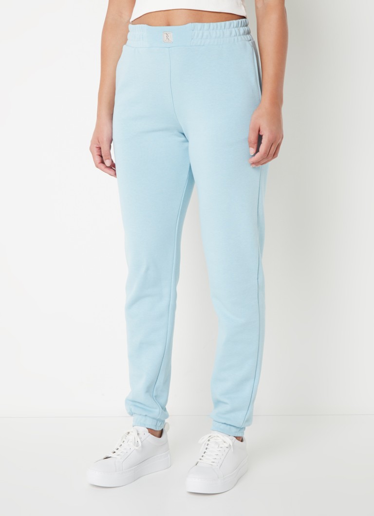 Pantaloni de trening NIKKIE Bangalore cu talie înaltă și buzunare laterale