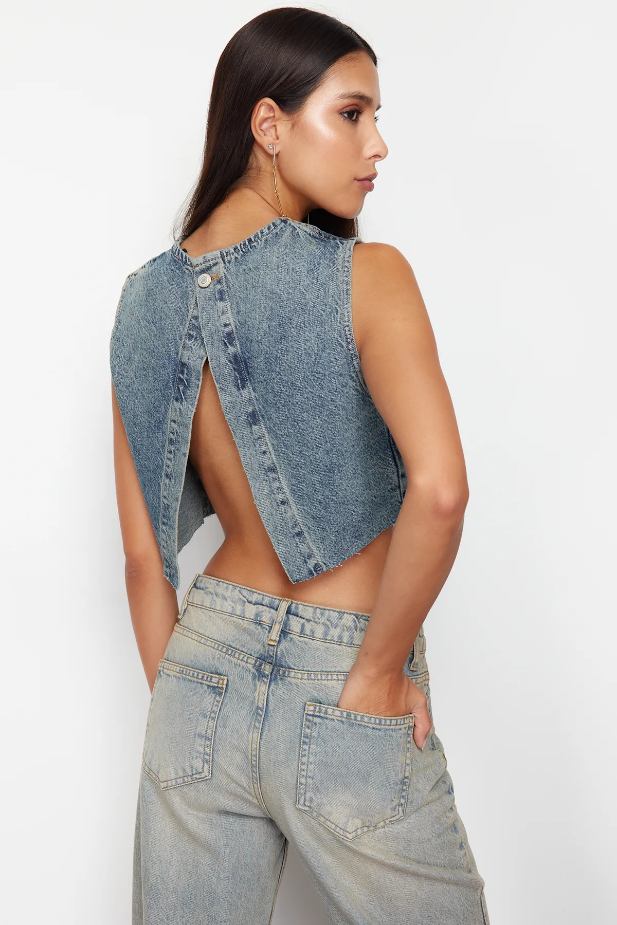 Trendyol Collection  Blaues rückenfreies Denim-Bustier TWOSS24BS00016