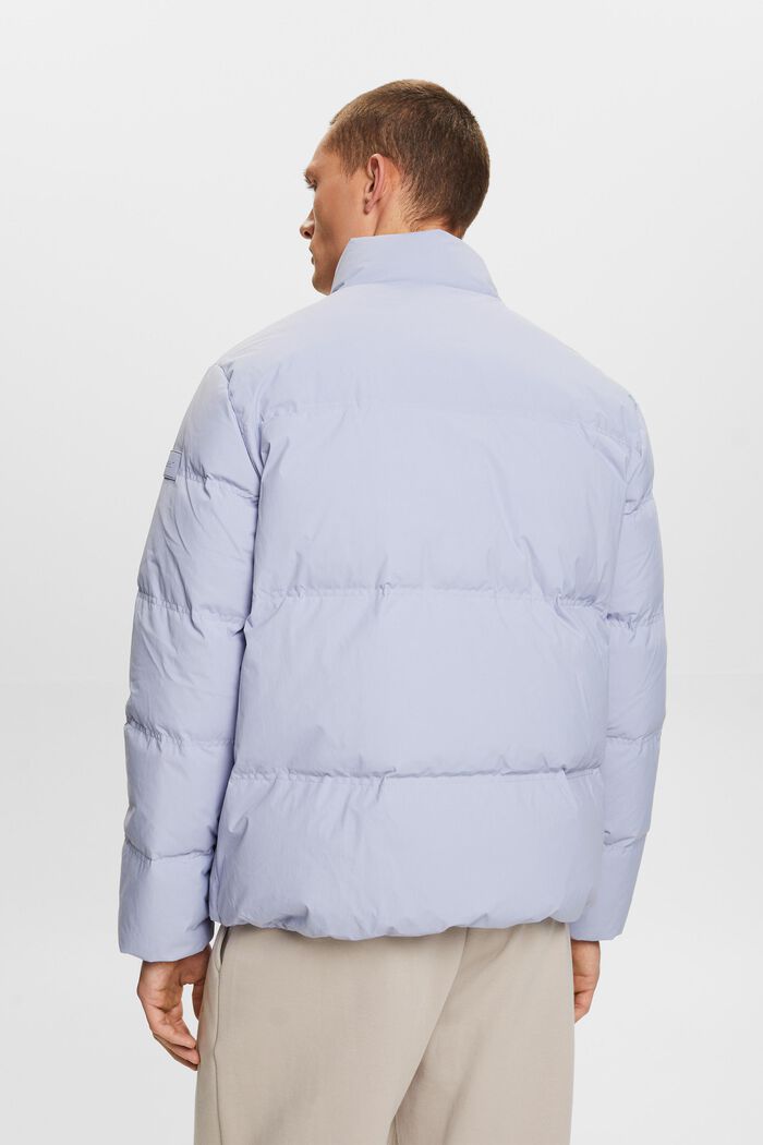 Recycelt: Pufferjacke mit Daunen