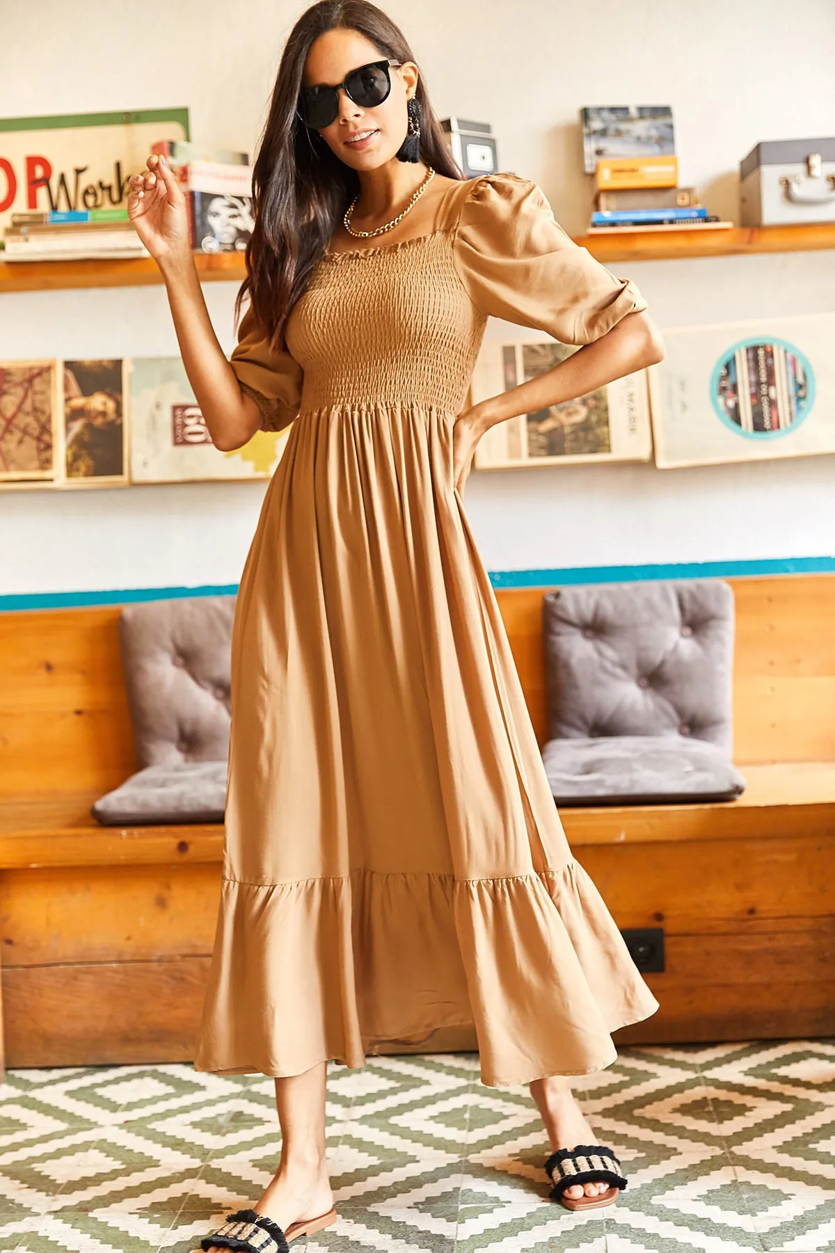 Olalook  Damen-Bodrum-Kleid mit Nerzoberteil und Gimped-Quadratkragen ELB-19001557