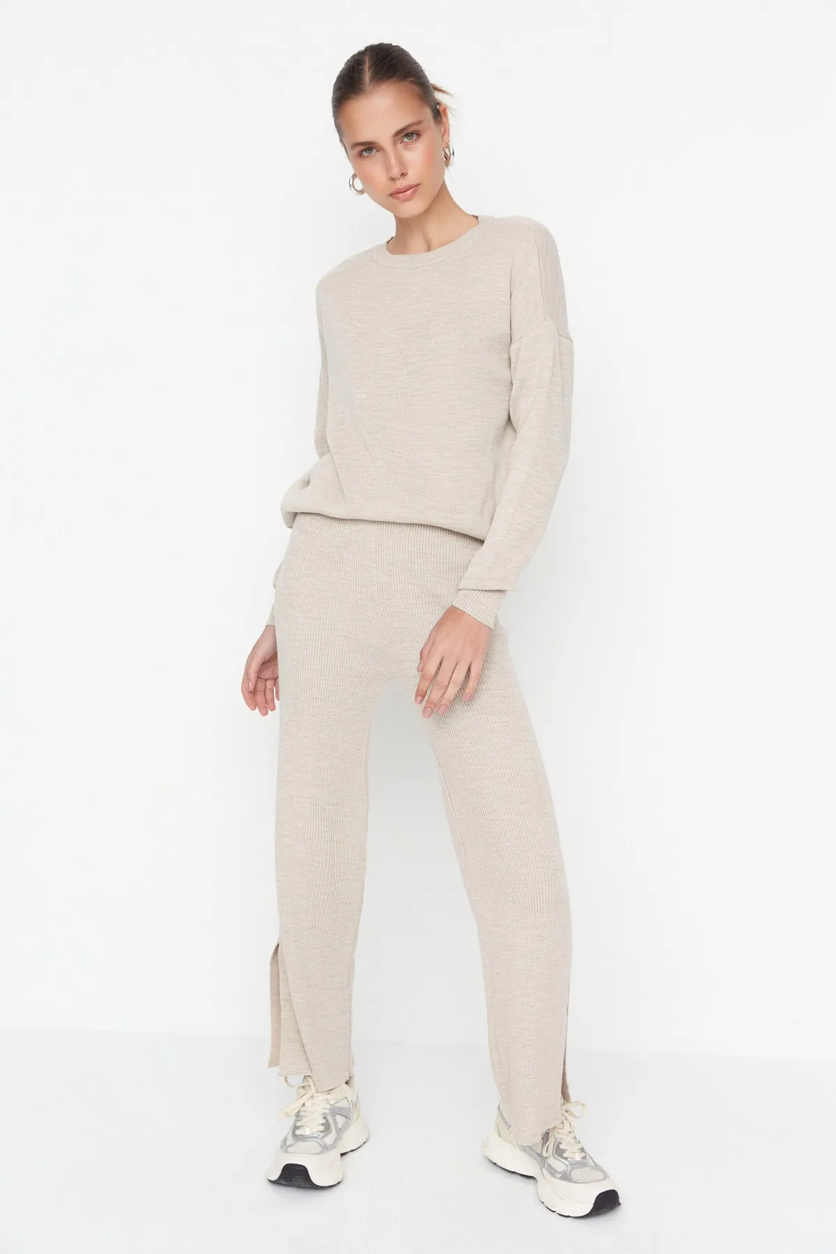 Trendyol Collection  Beige Wide Fit Basic-Hose Strickoberteil und -unterteil-Set TWOAW22AU0040
