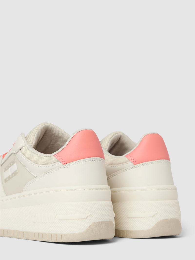 Sneaker mit Schnürverschluss in beige
