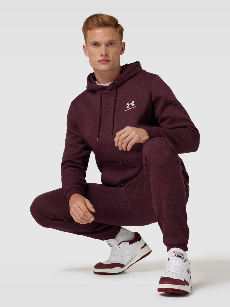 Hoodie mit Känguru-Tasche in bordeaux rot