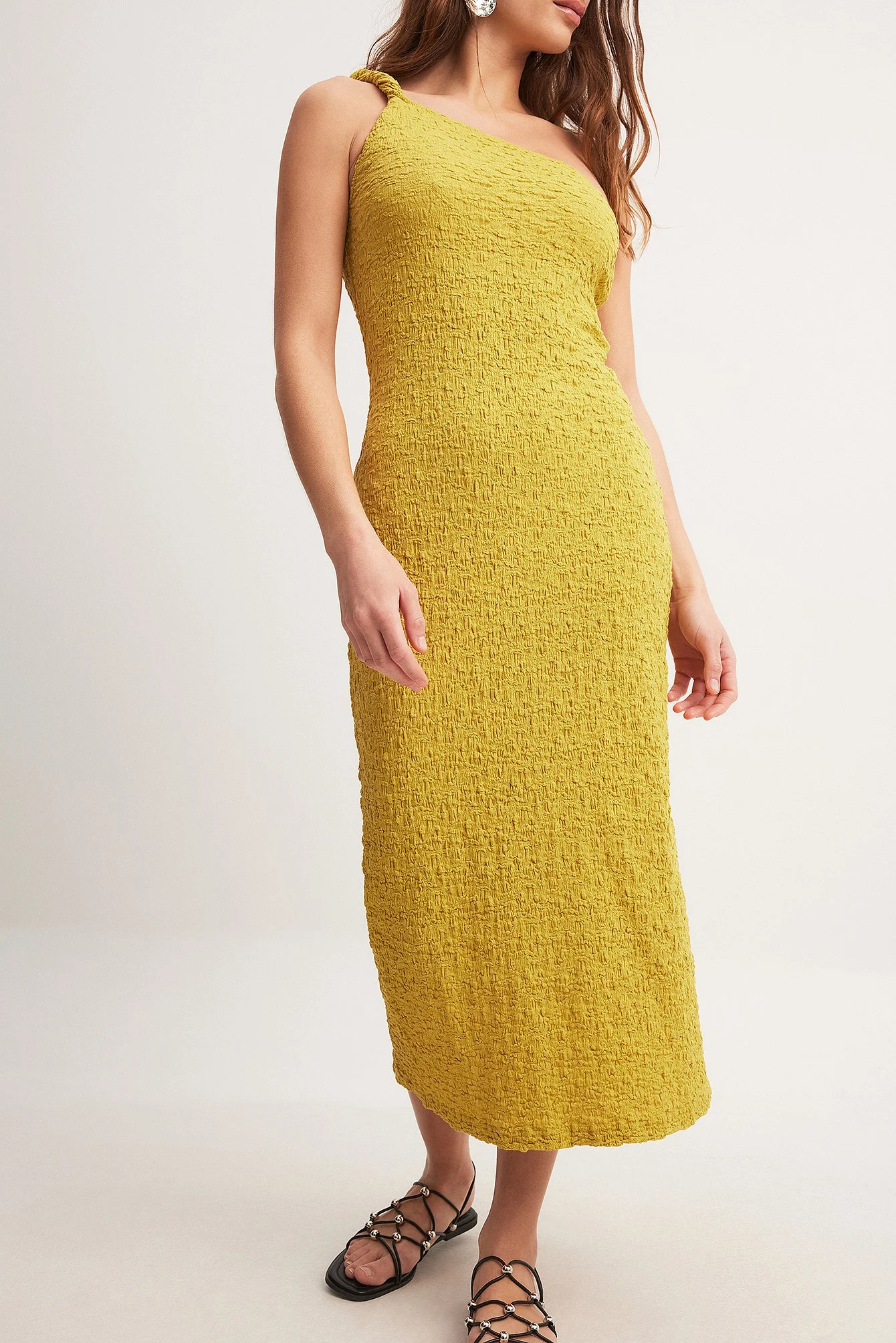 Gedrehtes, strukturiertes Midikleid