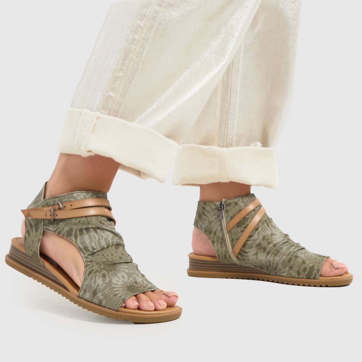 Sandály Blowfish Malibu s motýlky v khaki barvě