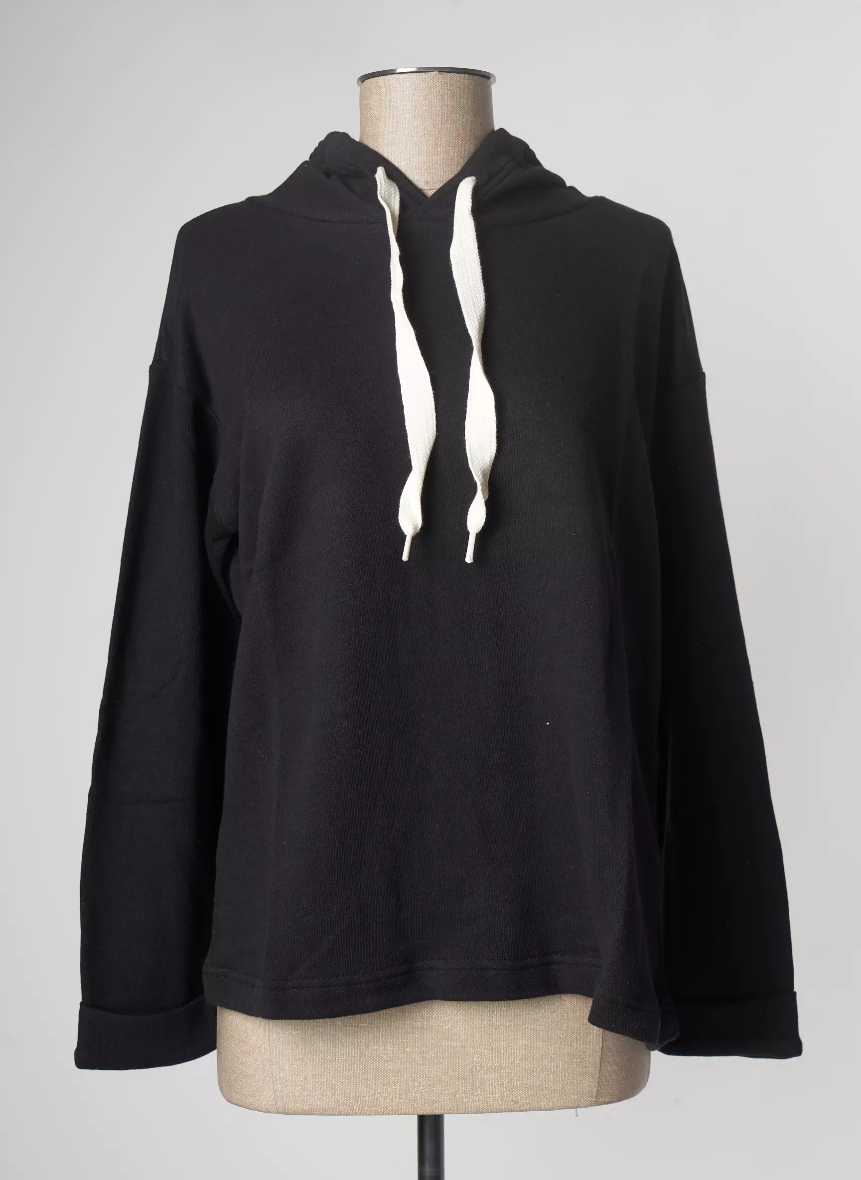 Lazy   Cosy Sweat Capuche Femme couleur noir