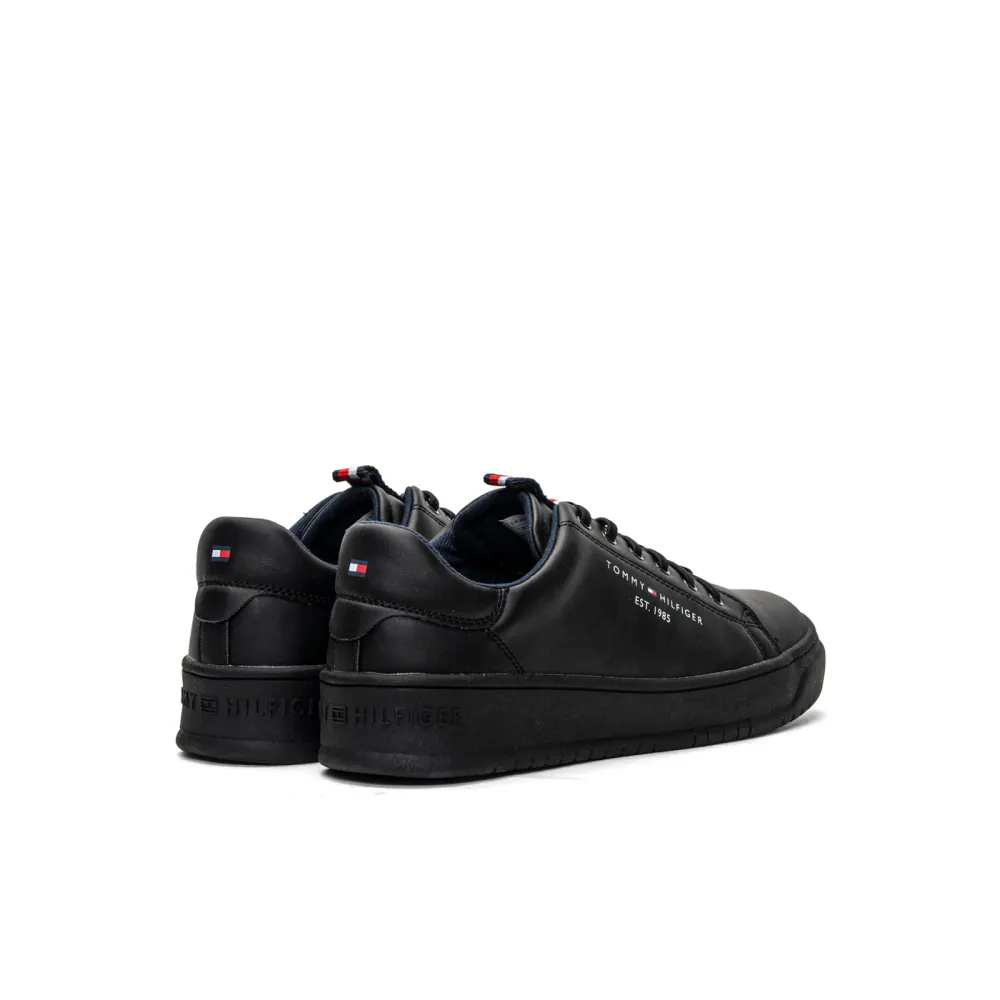 Tommy Hilfiger Low T3B4-32052-0193999 / schwarz
