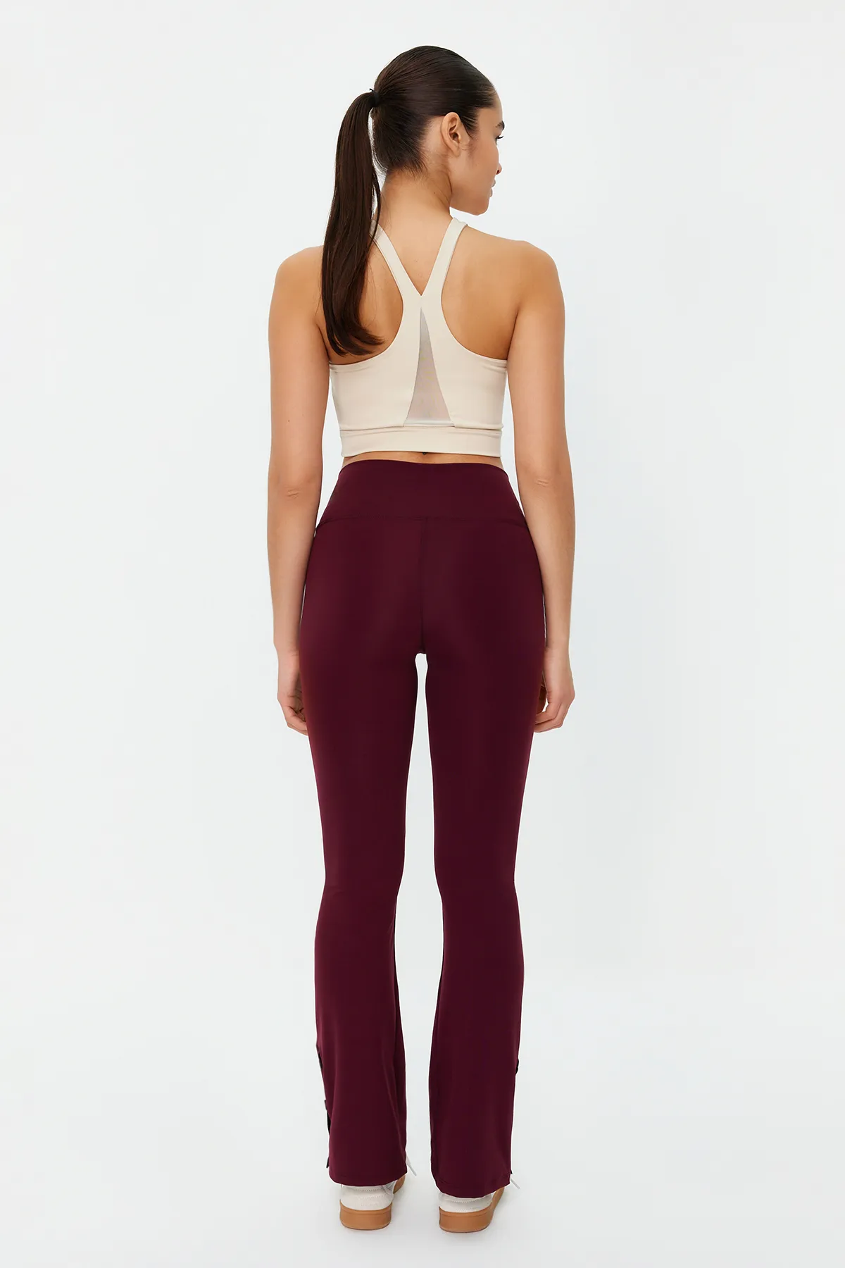 Trendyol Collection  Dark Cherry Recovery Leg Stud Detaillierte spanische Bein-Yoga-Strick-Sportleggings THMAW24TY00015