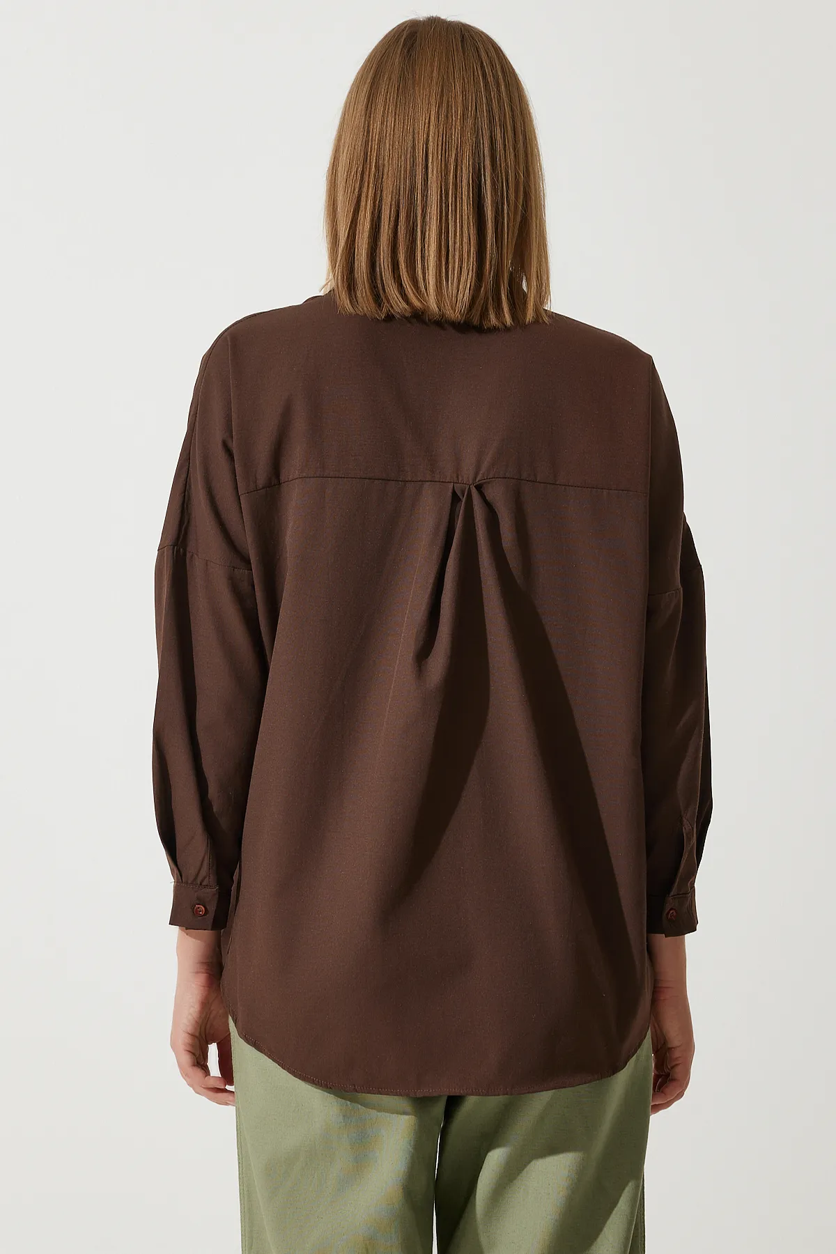 Happiness İstanbul  Bitter Brown Oversize Long Basic Shirt für Damen DD00842